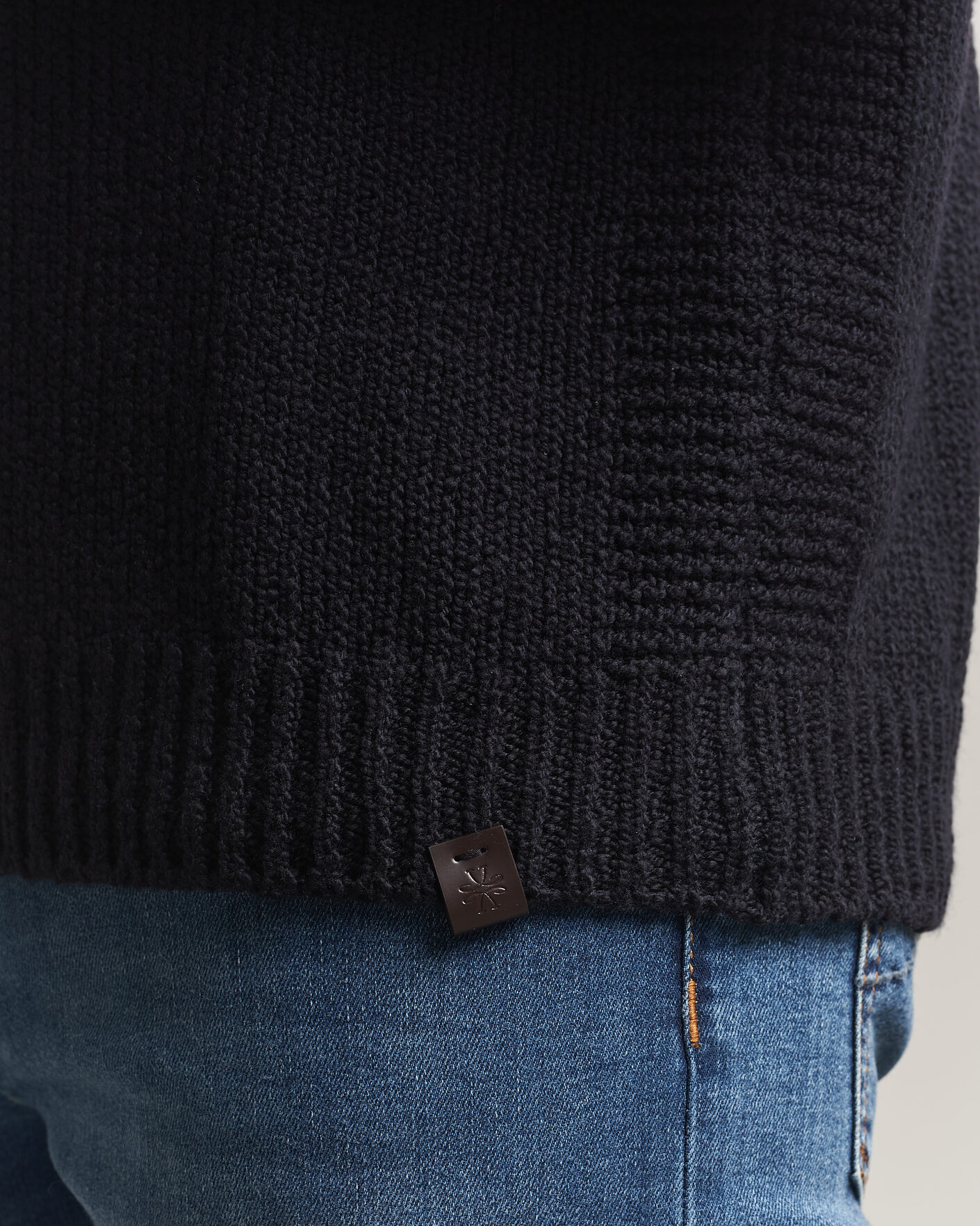 Men | Sweaters & Knitwear | Jacob Cohën | Muffled Virgin Wool Link Stitch Sweater Navy