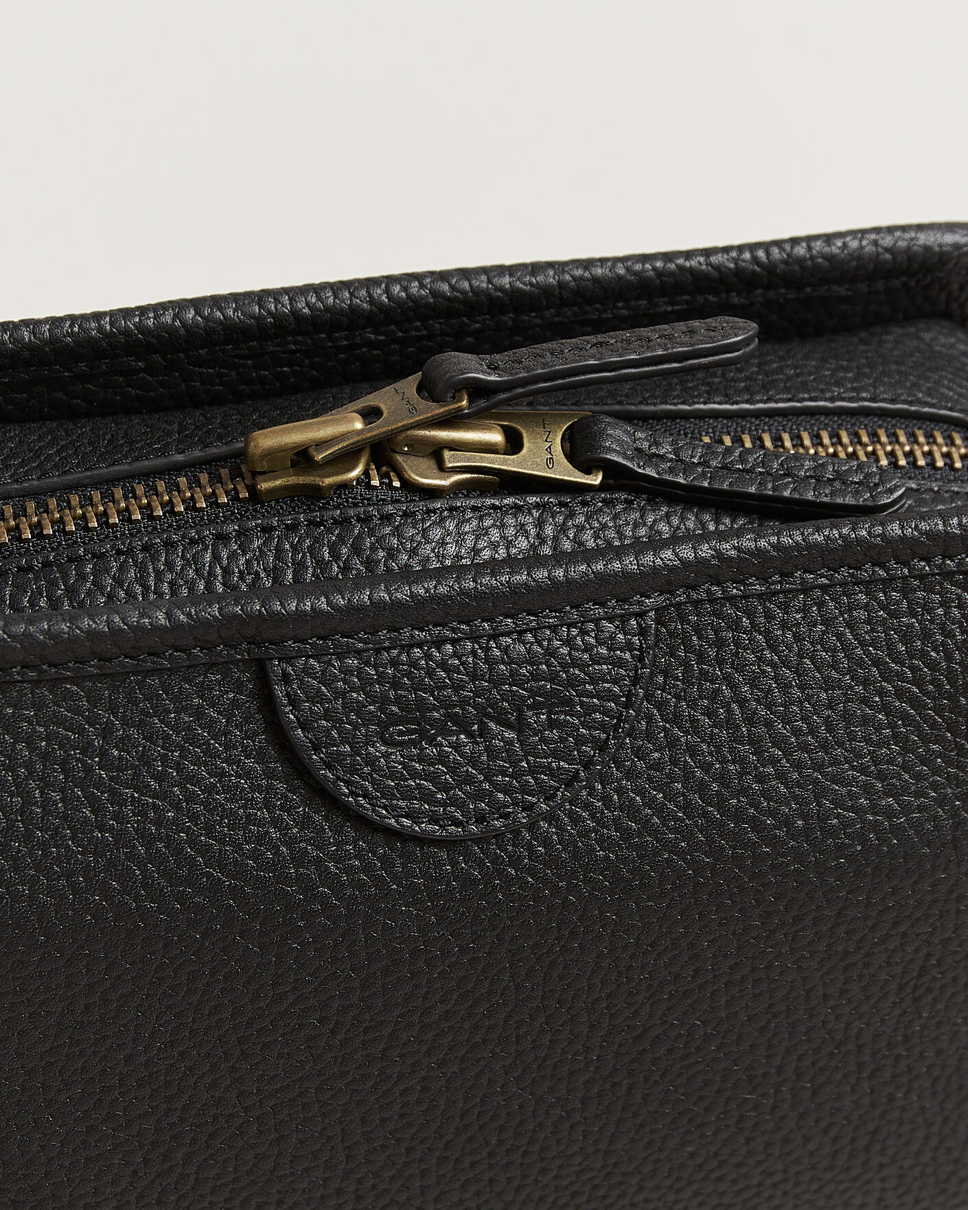 Men | Bags | Gant | Grained Leather Wash Bag Black