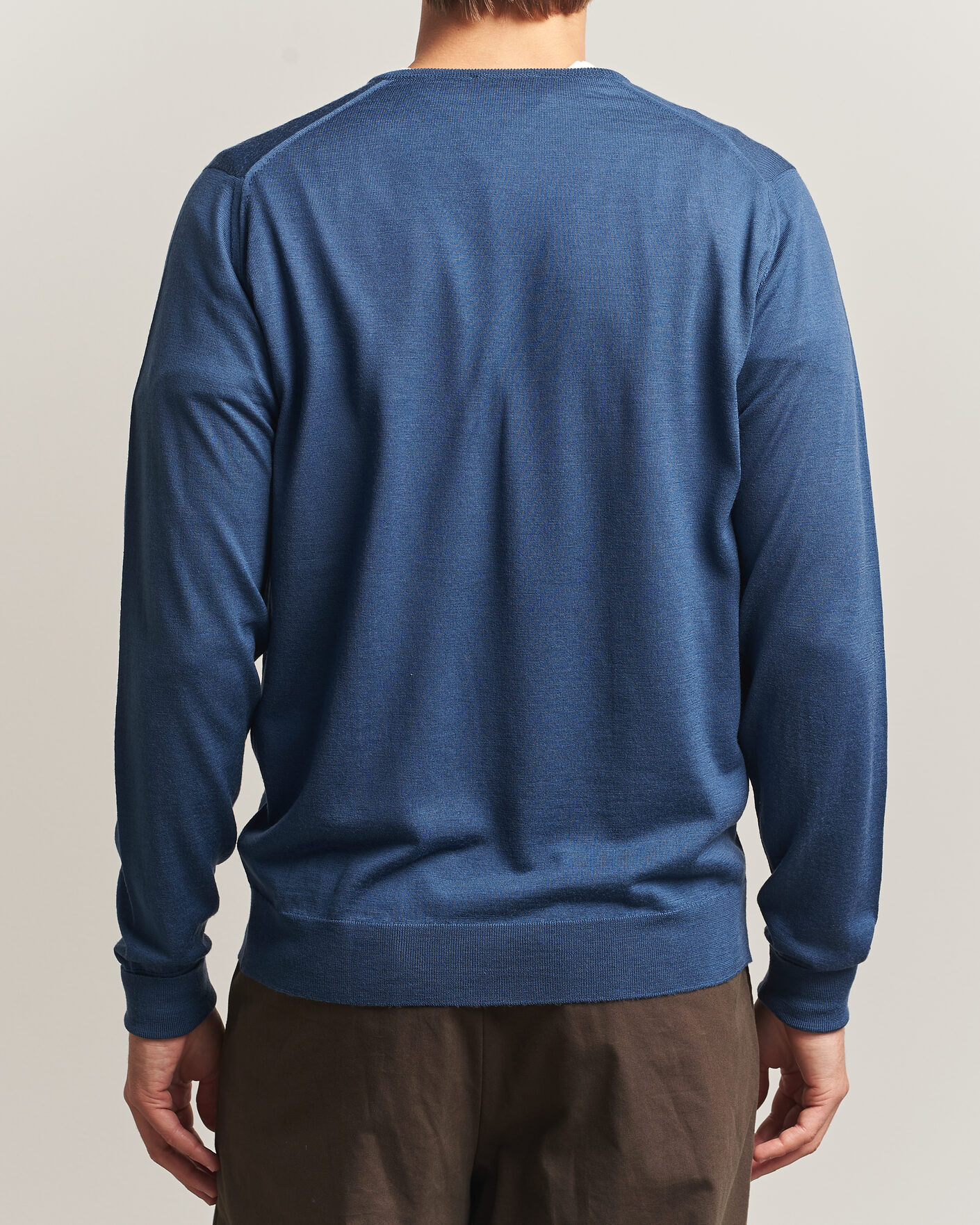 Men | Sweaters & Knitwear | John Smedley | Bobby Extra Fine Merino V-Neck Pullover Teal Firth