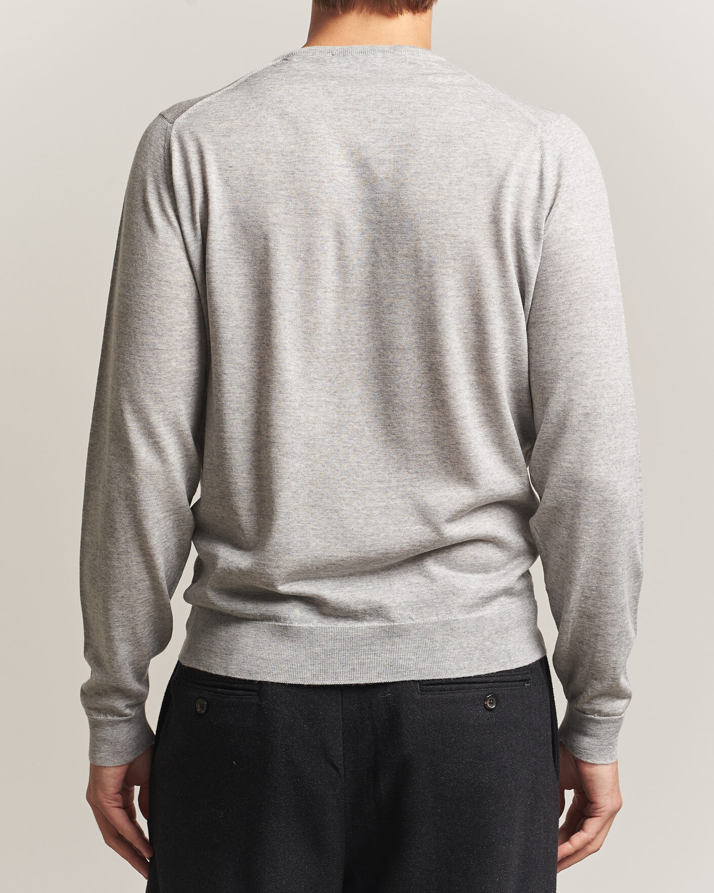 Men | Sweaters & Knitwear | John Smedley | Lundy Extra Fine Merino Crew Neck Nimbus Grey