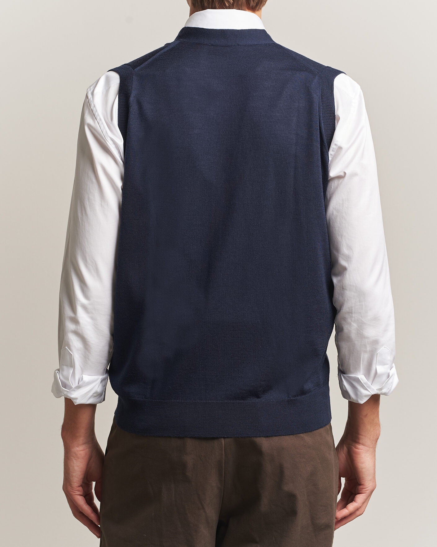 Men | Sweaters & Knitwear | John Smedley | Bolton Extra Fine Merino Waistcoat Midnight