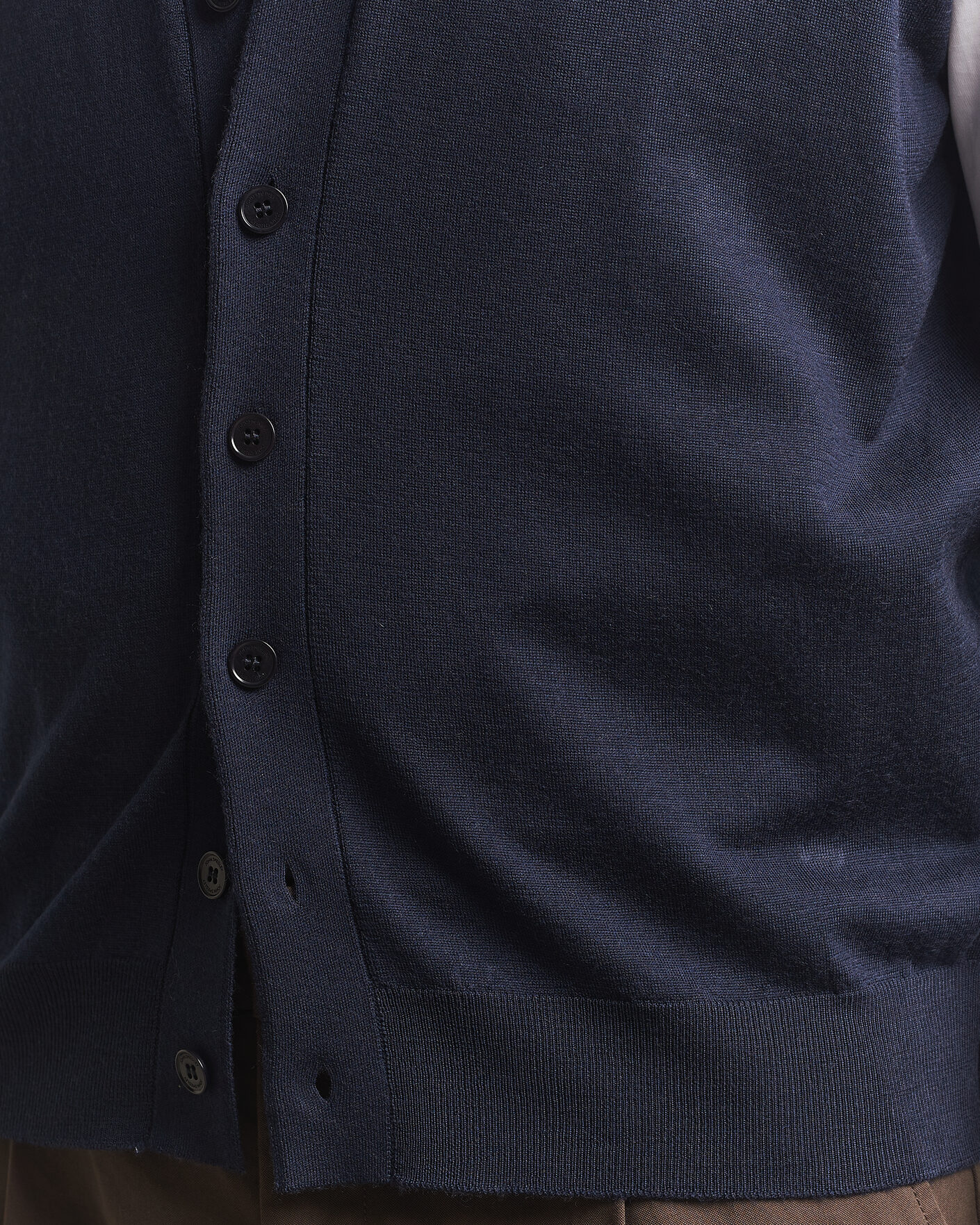 Men | Sweaters & Knitwear | John Smedley | Bolton Extra Fine Merino Waistcoat Midnight
