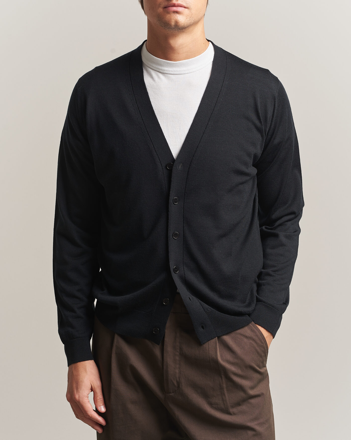 Men | Sweaters & Knitwear | John Smedley | Bradrick Extra Fine Merino Cardigan Black