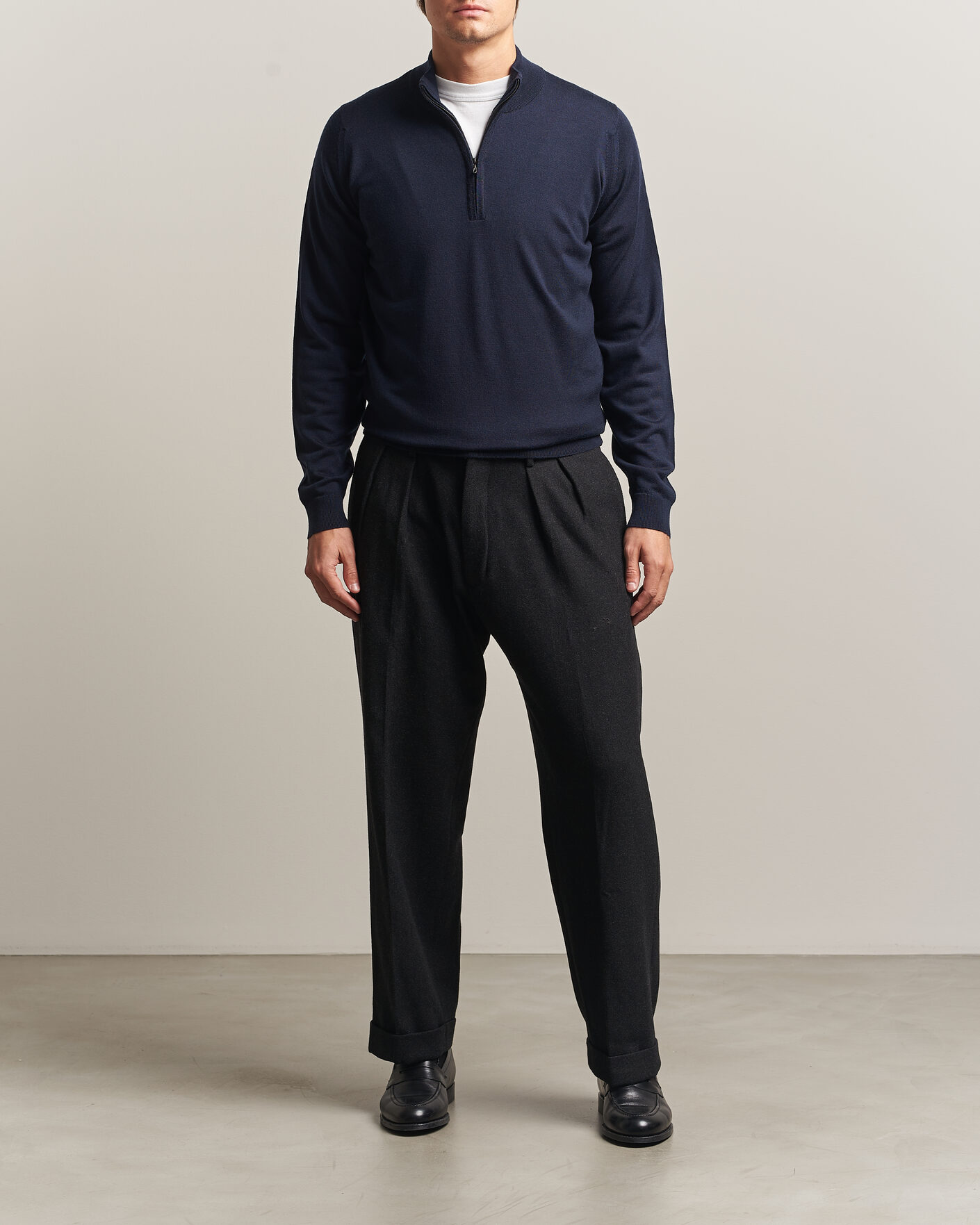 Men | Sweaters & Knitwear | John Smedley | Tapton Extra Fine Merino Half Zip Midnight