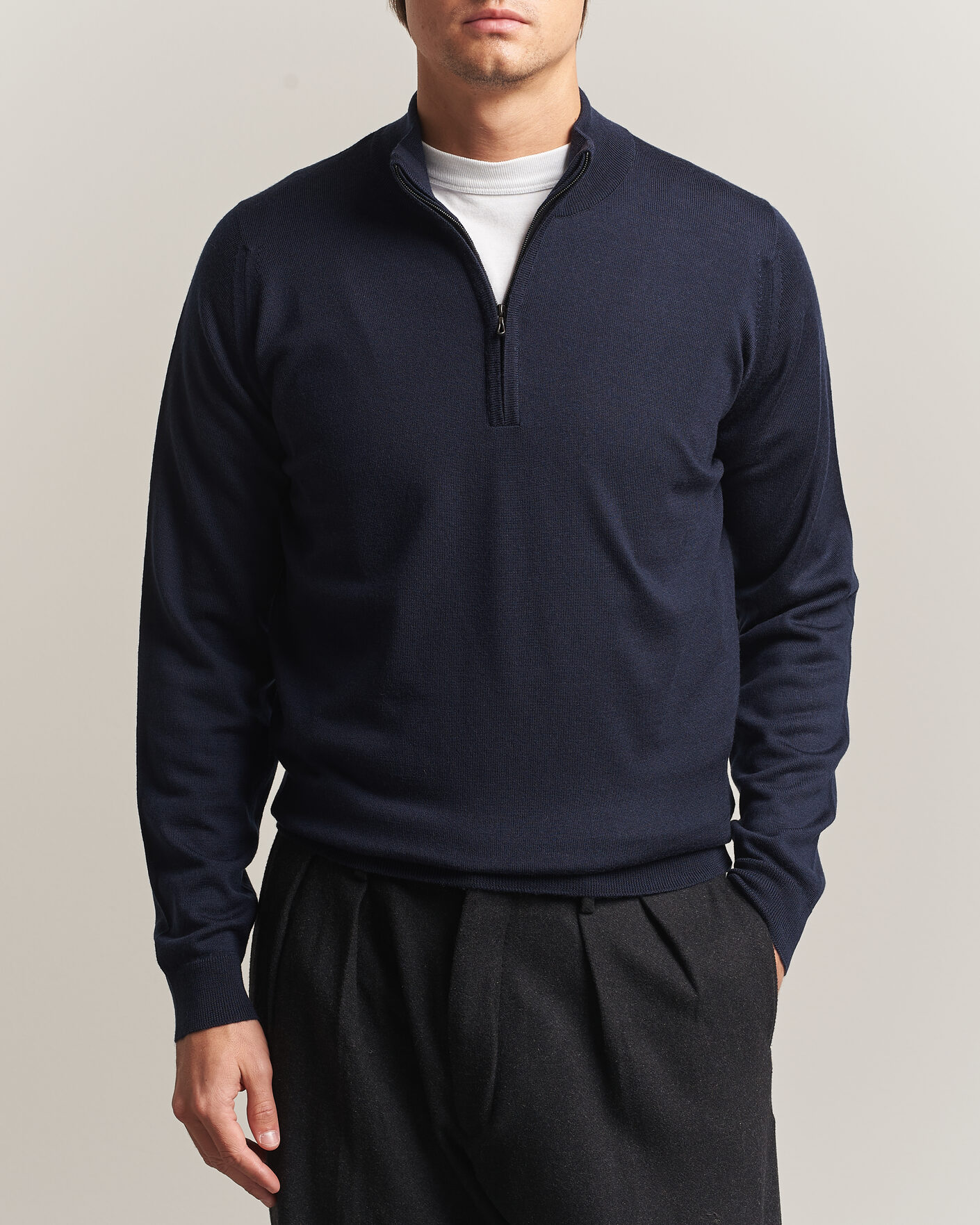Men | Sweaters & Knitwear | John Smedley | Tapton Extra Fine Merino Half Zip Midnight