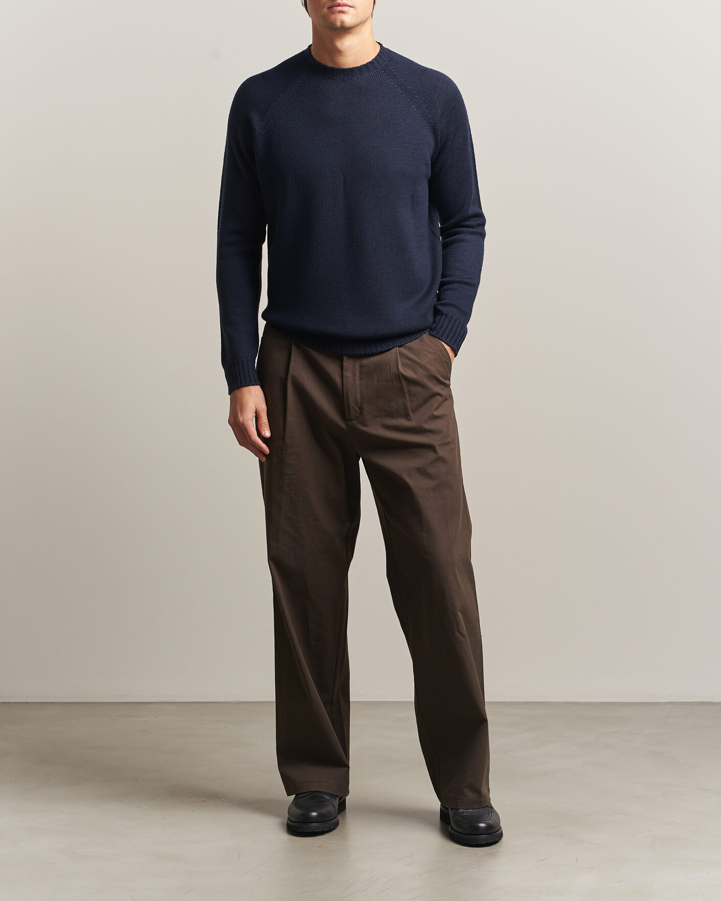 Men | Sweaters & Knitwear | John Smedley | Denver Extra Fine Merino Crew Neck Midnight