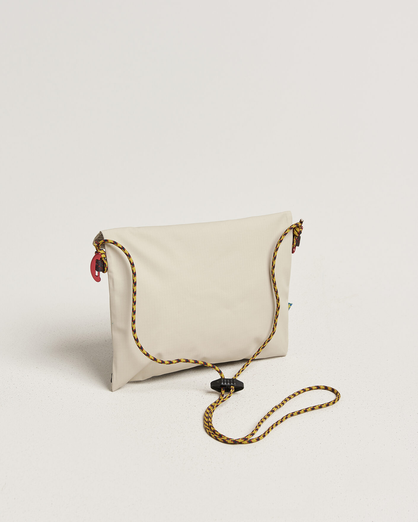 Men | Bags | Klättermusen | Hrid WP 1,5L Accessory Bag Silver Creme