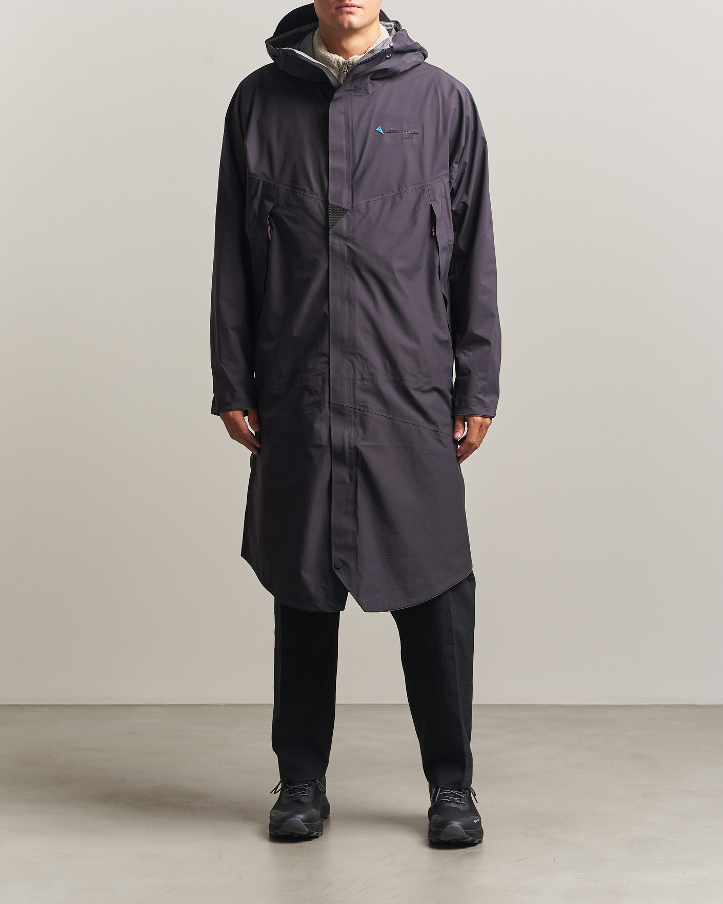 Men | Coats & Jackets | Klättermusen | Syr Hood Parka Raven