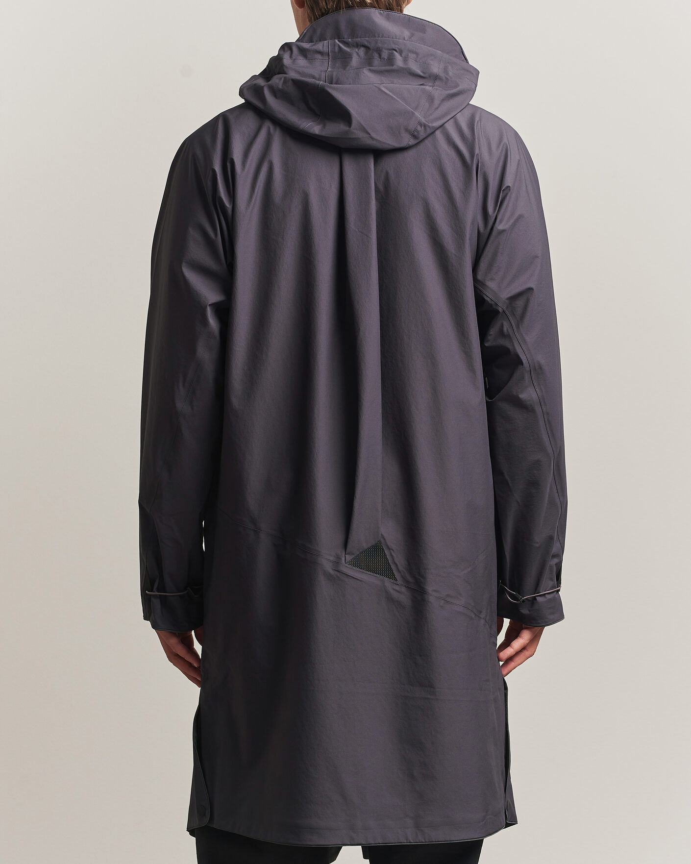Men | Coats & Jackets | Klättermusen | Syr Hood Parka Raven