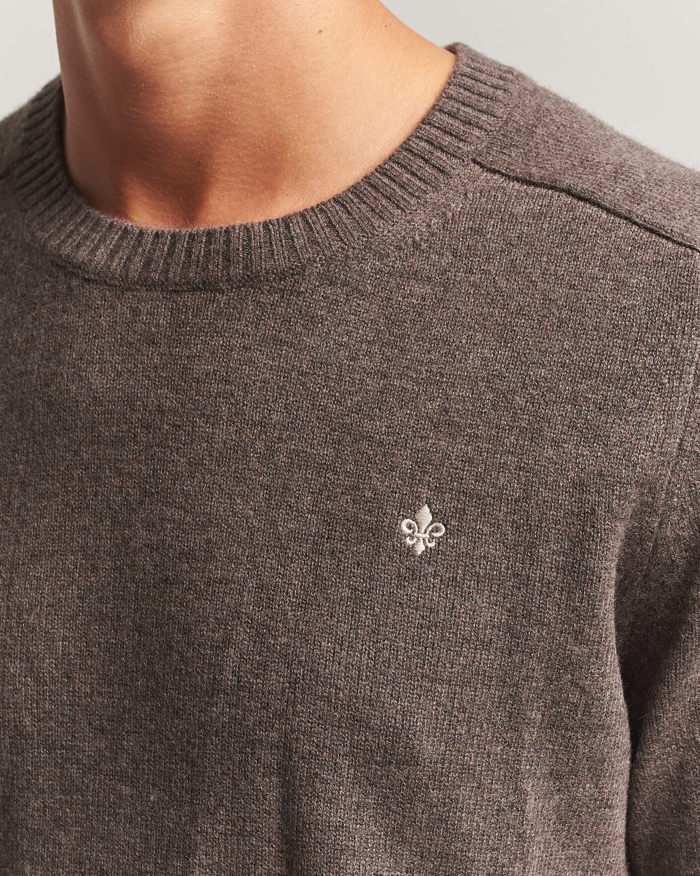 Men | Sweaters & Knitwear | Morris | Hertford Lambswool Crew Neck Brown