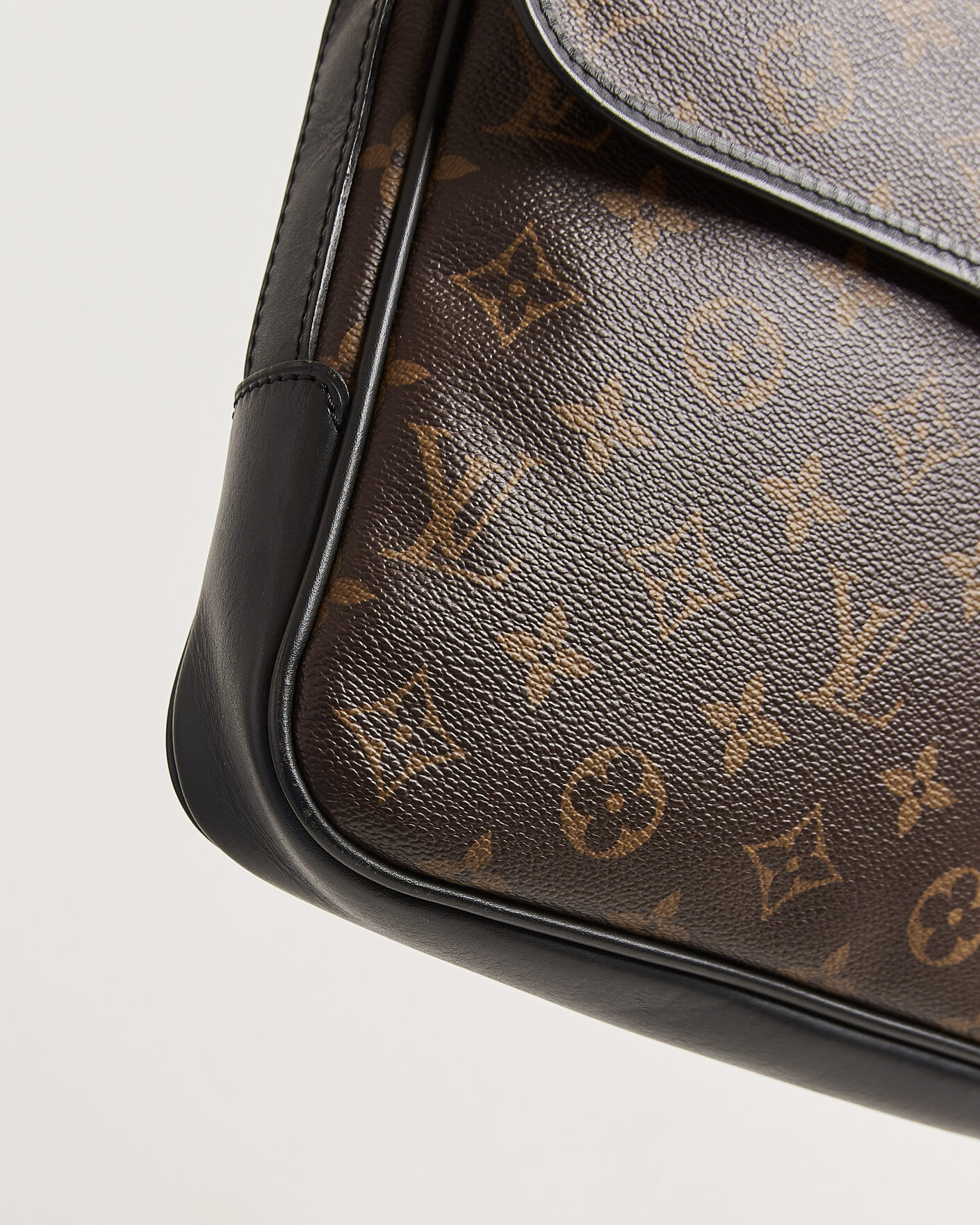 Men | Pre-Owned & Vintage Bags | Louis Vuitton Pre-Owned | Messenger Bag Monogram Macassar