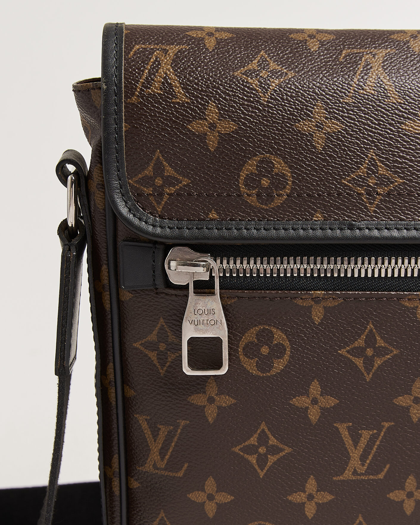 Men | Pre-Owned & Vintage Bags | Louis Vuitton Pre-Owned | Messenger Bag Monogram Macassar
