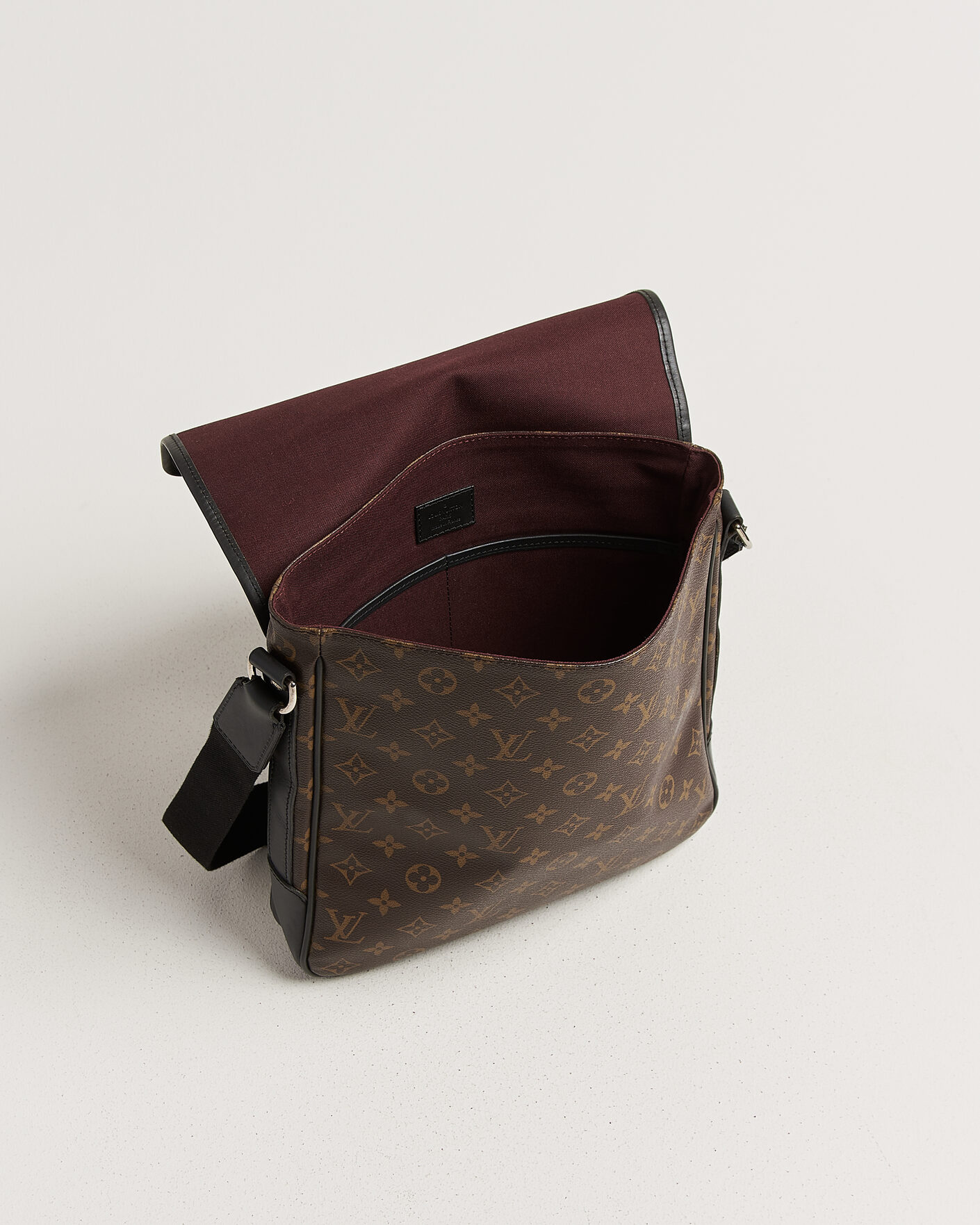 Men | Pre-Owned & Vintage Bags | Louis Vuitton Pre-Owned | Messenger Bag Monogram Macassar