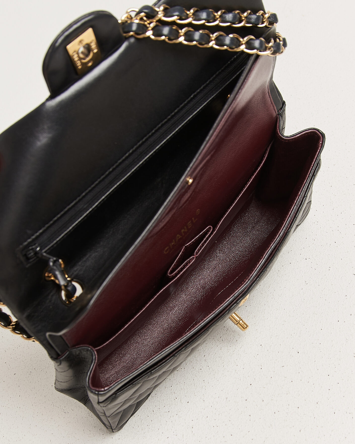 Men | Pre-Owned & Vintage Bags | Chanel Pre-Owned | Classic Medium Double Flap Bag Lambskin Black