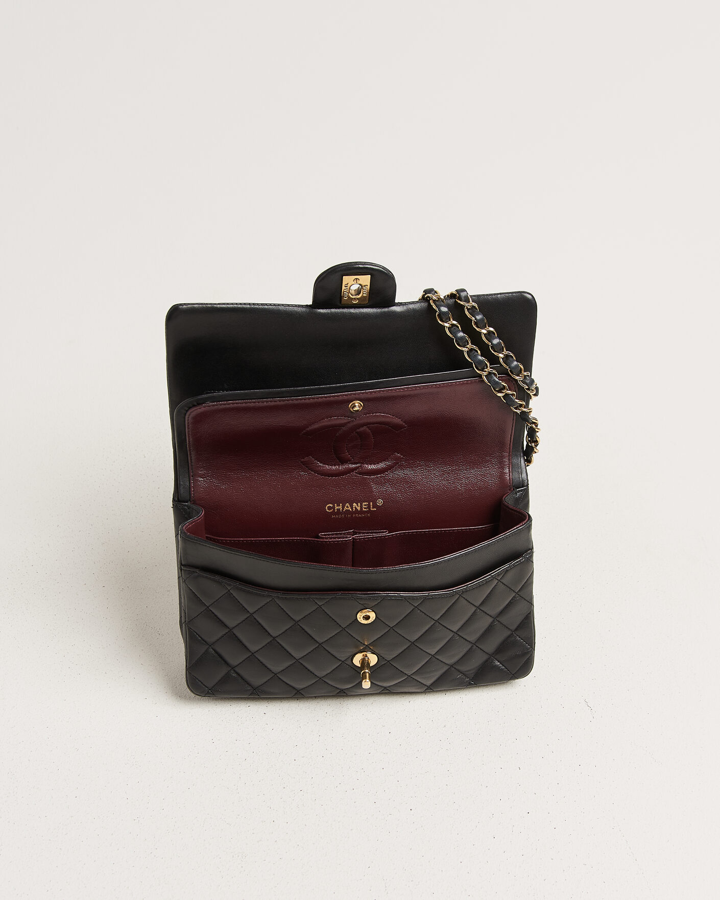 Men | Pre-Owned & Vintage Bags | Chanel Pre-Owned | Classic Medium Double Flap Bag Lambskin Black
