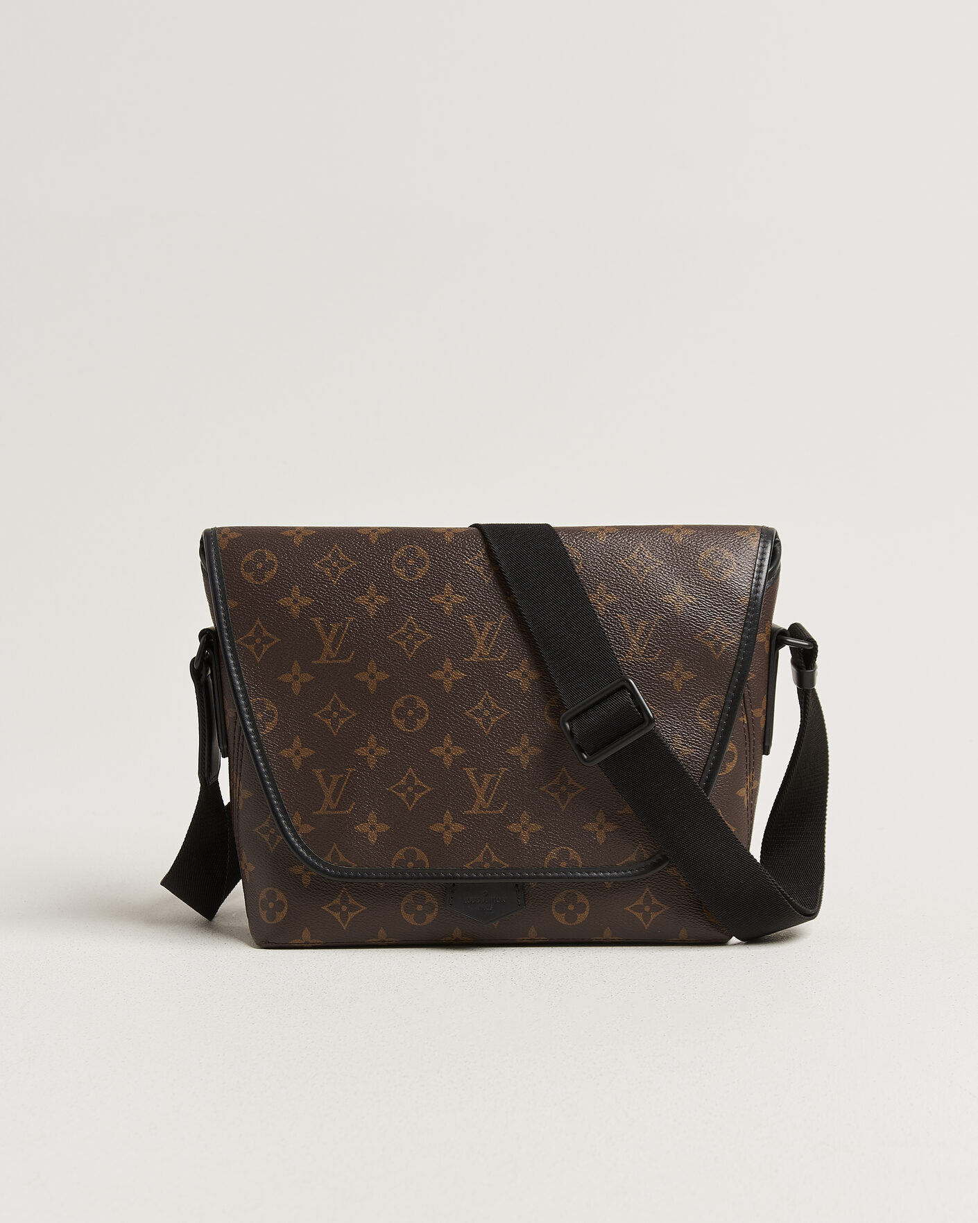 Men | Pre-Owned & Vintage Bags | Louis Vuitton Pre-Owned | Messenger Bag Monogram Macassar