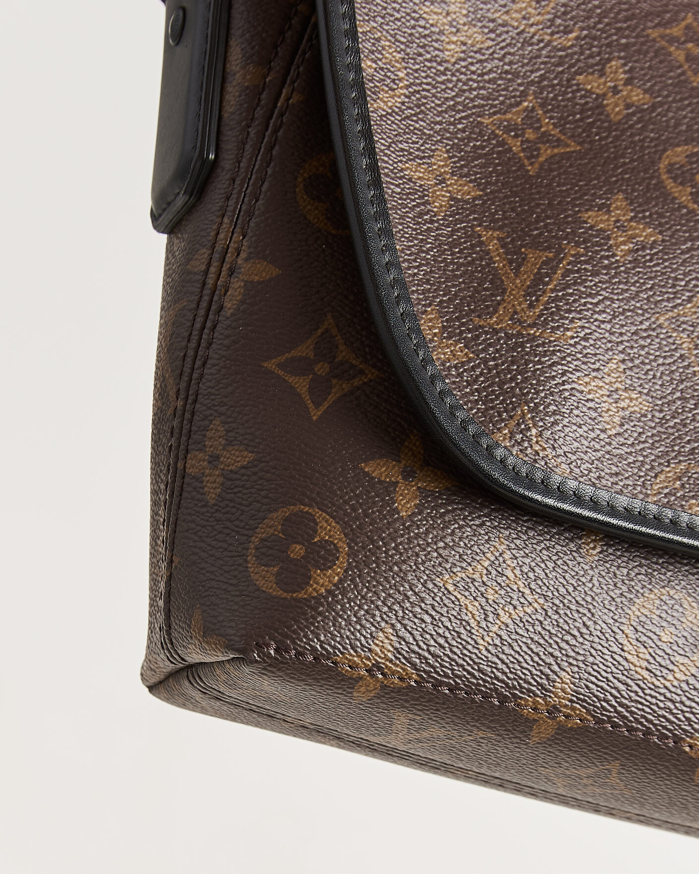 Men | Pre-Owned & Vintage Bags | Louis Vuitton Pre-Owned | Messenger Bag Monogram Macassar