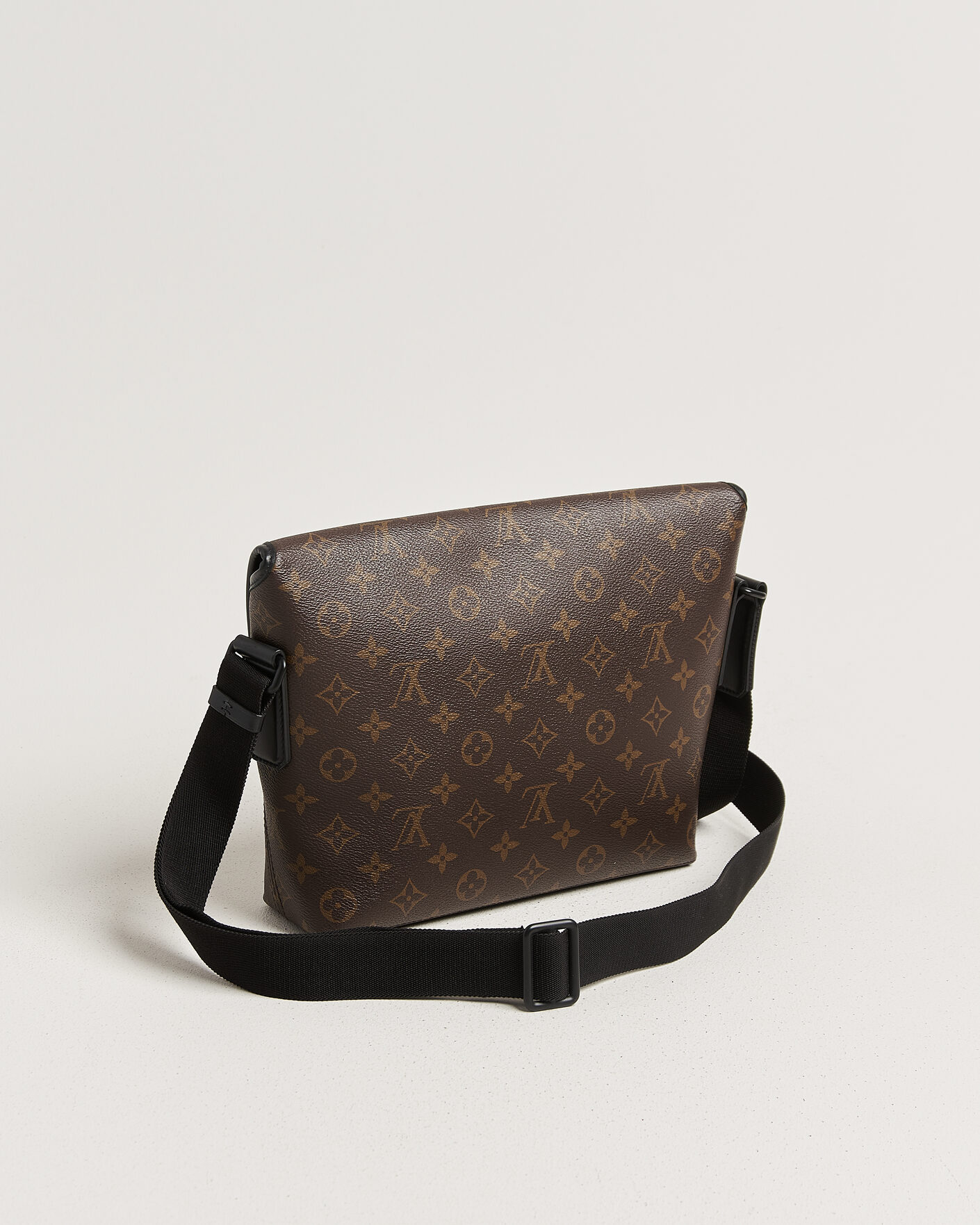 Men | Pre-Owned & Vintage Bags | Louis Vuitton Pre-Owned | Messenger Bag Monogram Macassar
