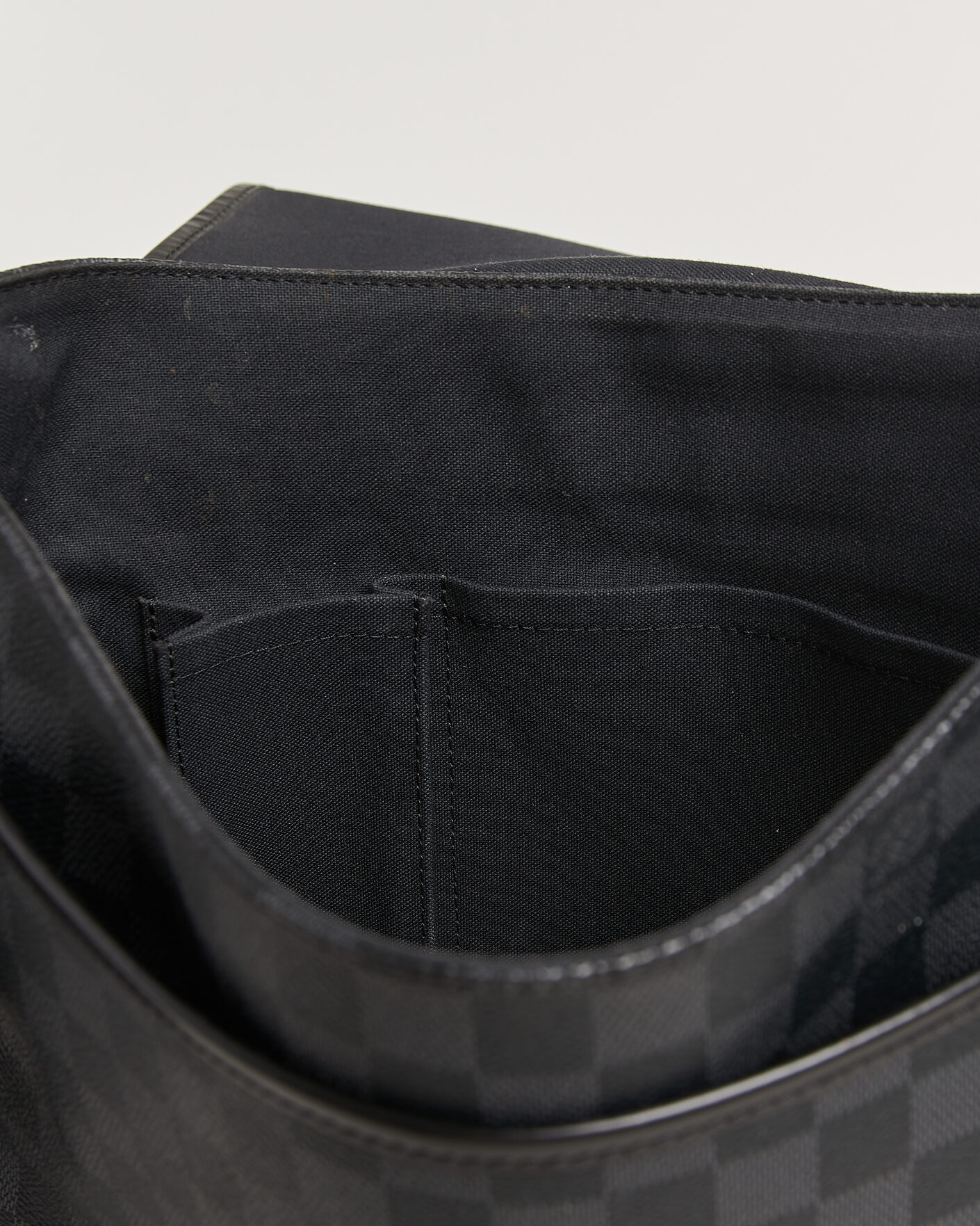Men | Pre-Owned & Vintage Bags | Louis Vuitton Pre-Owned | Daniel MM Shoulder Bag Damier Graphite