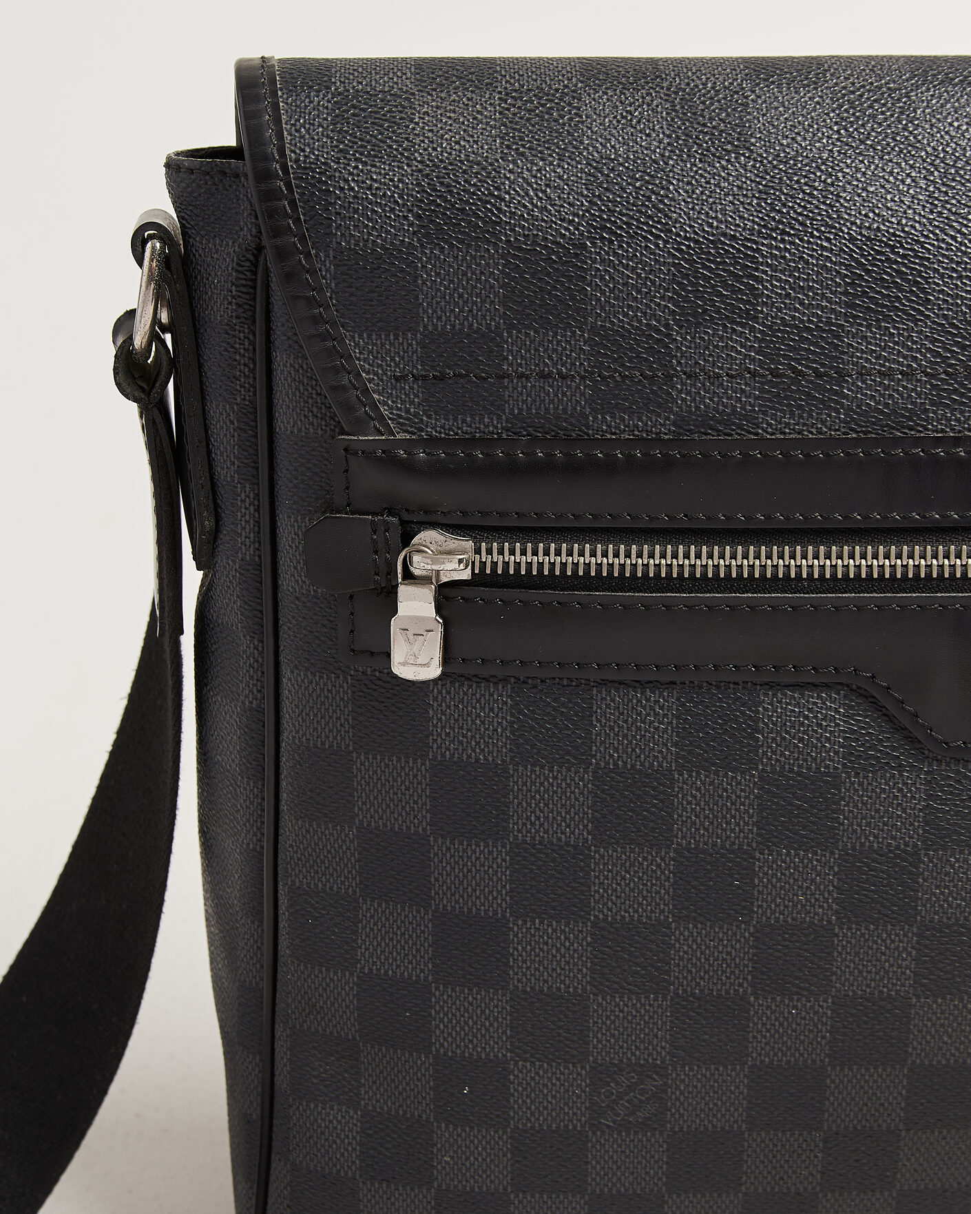 Men | Pre-Owned & Vintage Bags | Louis Vuitton Pre-Owned | Daniel MM Shoulder Bag Damier Graphite