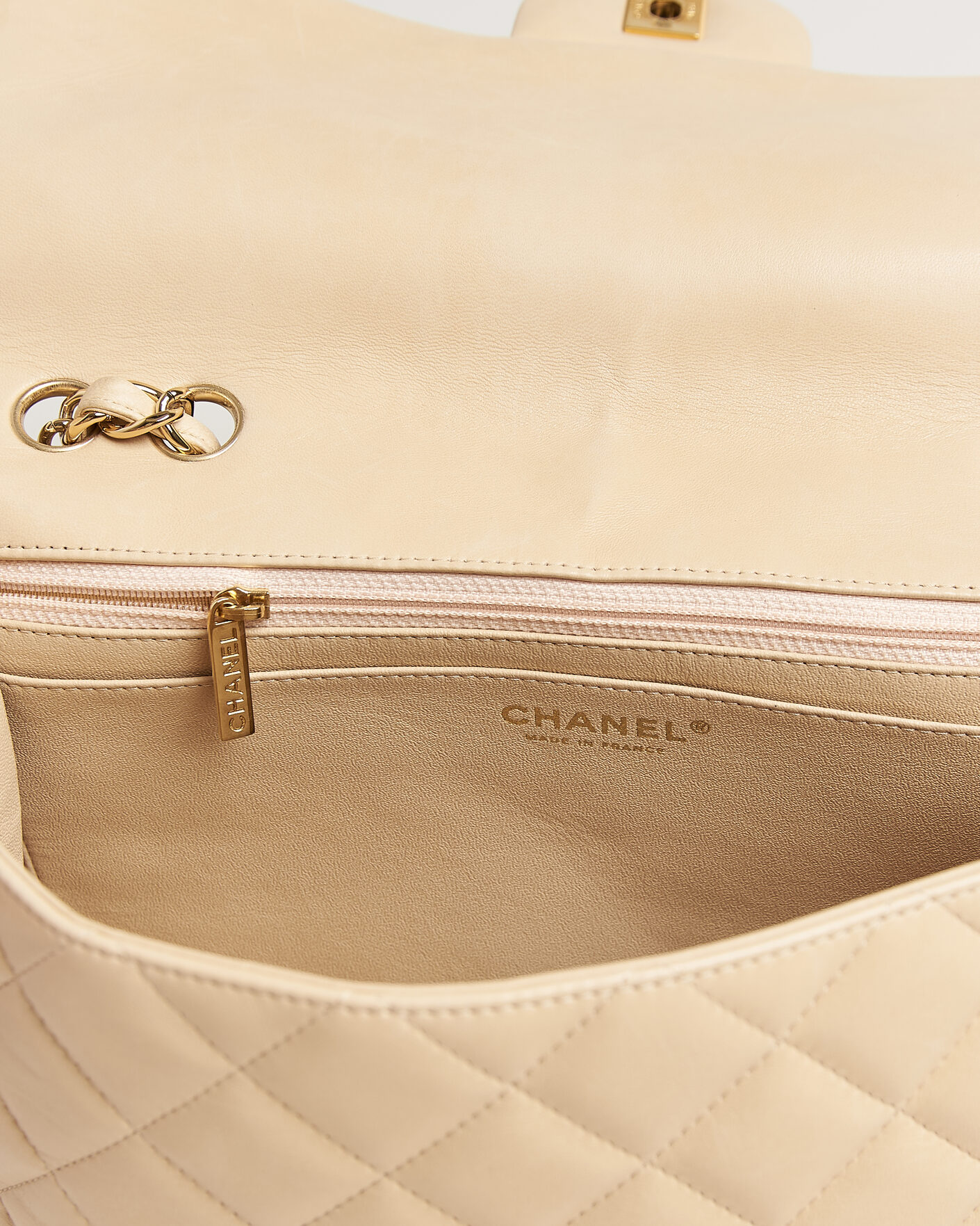 Men | Chanel Pre-Owned Classic Jumbo Single Flap Bag Lambskin Beige | Chanel Pre-Owned | Classic Jumbo Single Flap Bag Lambskin Beige