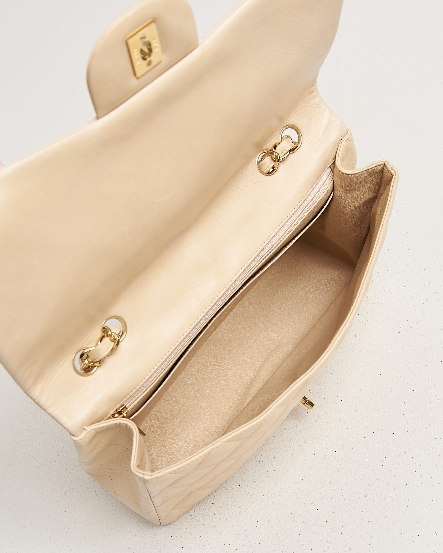 Men | Pre-Owned & Vintage Bags | Chanel Pre-Owned | Classic Jumbo Single Flap Bag Lambskin Beige