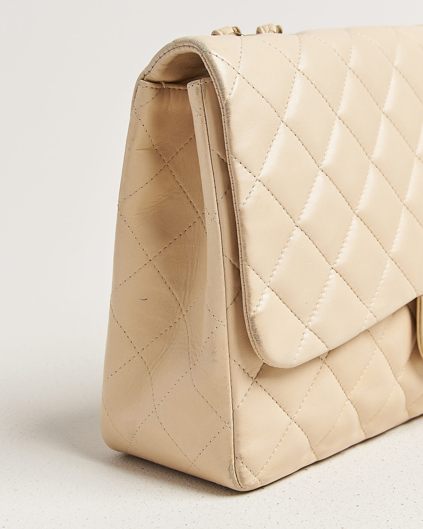 Men | Pre-Owned & Vintage Bags | Chanel Pre-Owned | Classic Jumbo Single Flap Bag Lambskin Beige