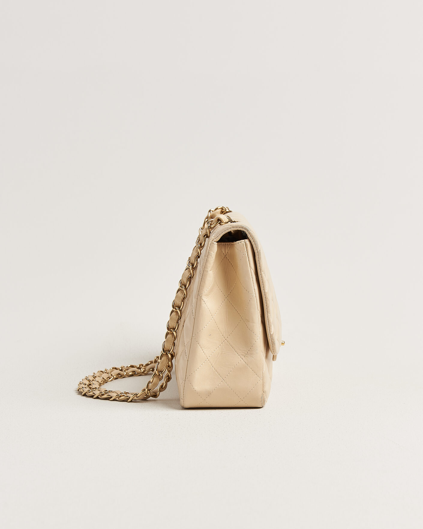 Men | Chanel Pre-Owned Classic Jumbo Single Flap Bag Lambskin Beige | Chanel Pre-Owned | Classic Jumbo Single Flap Bag Lambskin Beige