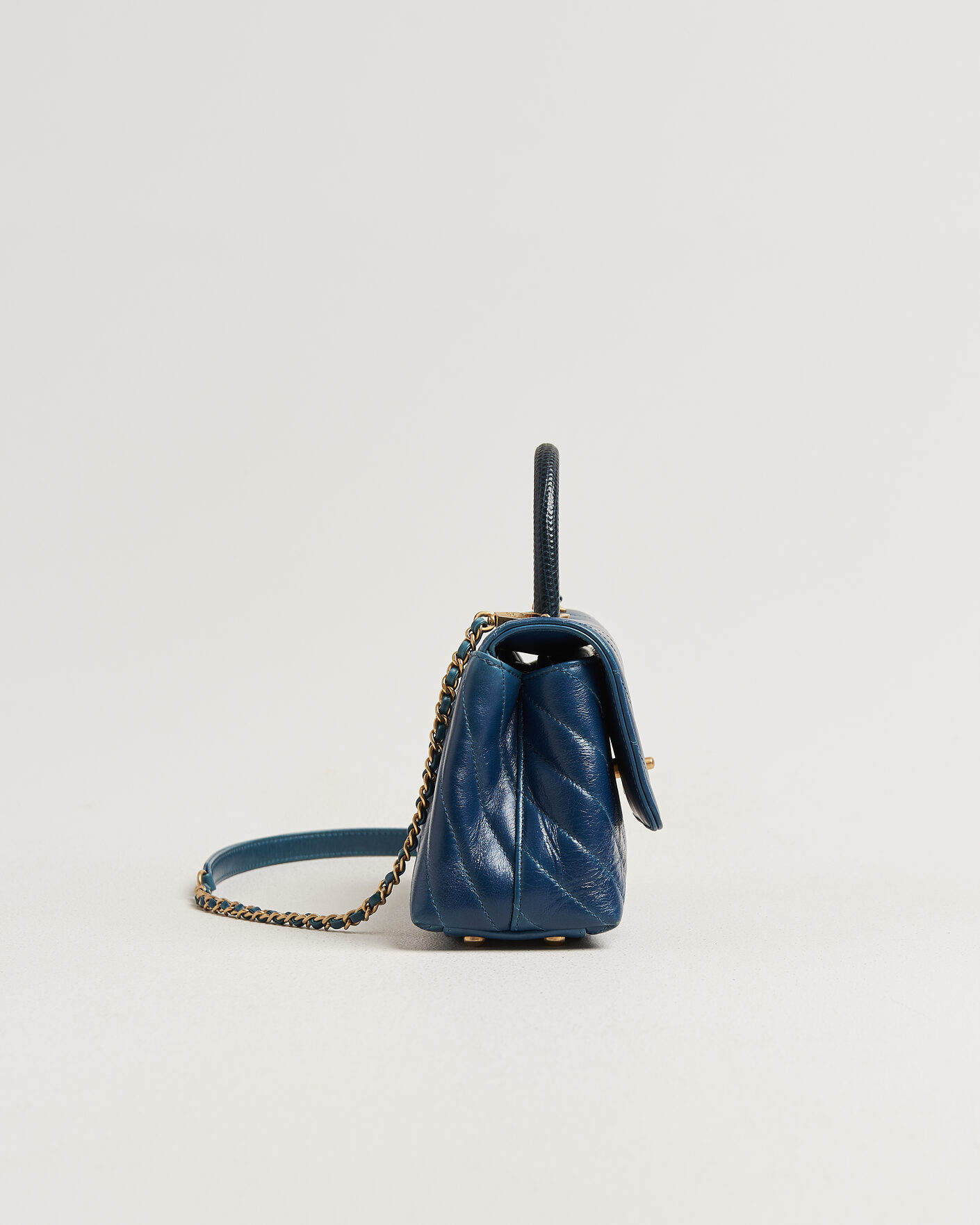Men | Pre-Owned & Vintage Bags | Chanel Pre-Owned | Coco Handle Chevron Bag Blue