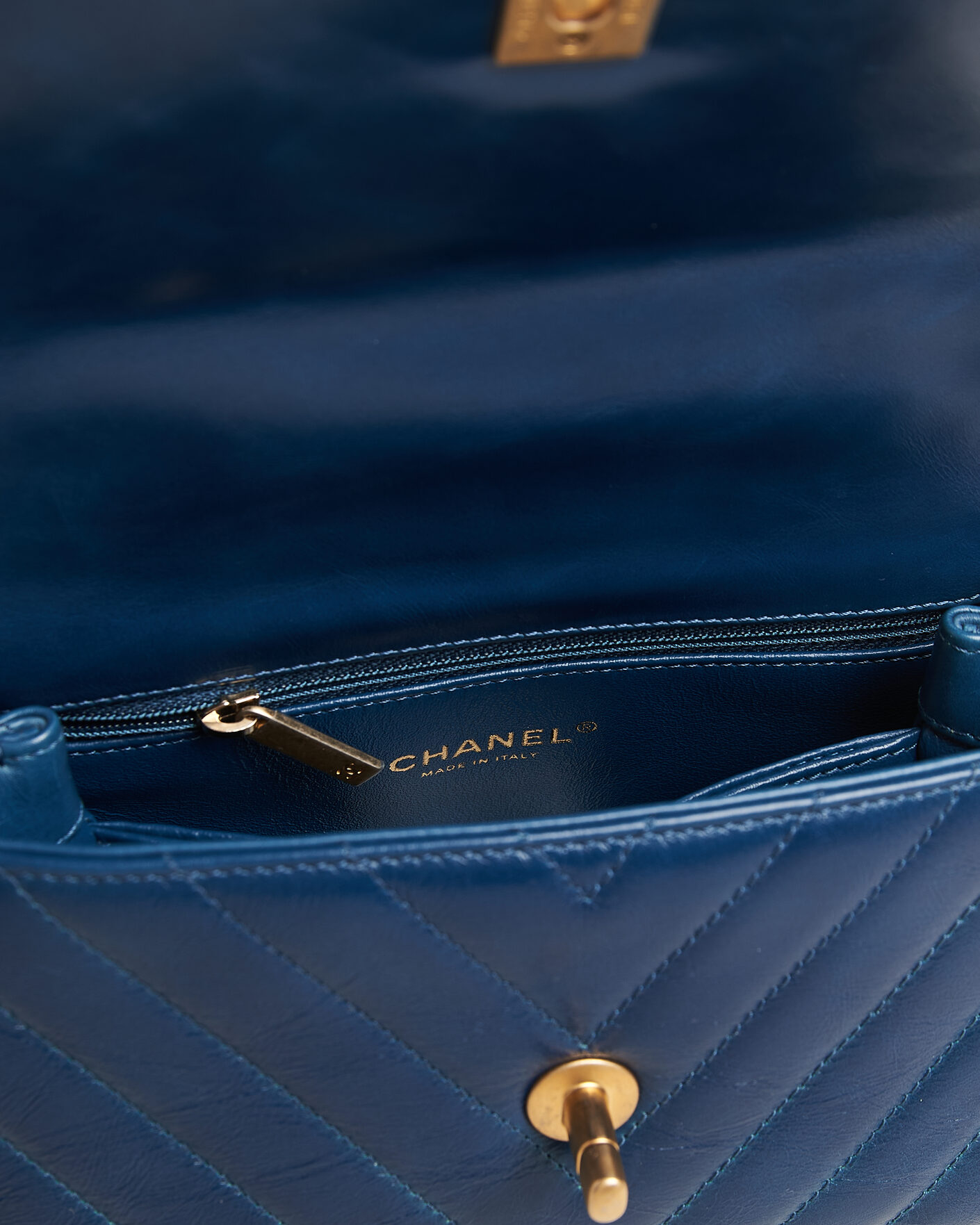 Men | Pre-Owned & Vintage Bags | Chanel Pre-Owned | Coco Handle Chevron Bag Blue