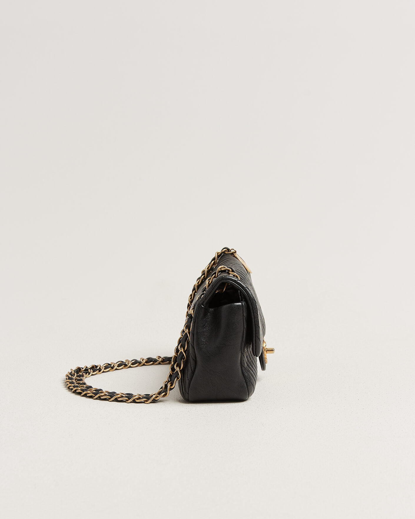 Men | Pre-Owned & Vintage Bags | Chanel Pre-Owned | Chevron Small Flap Bag Black