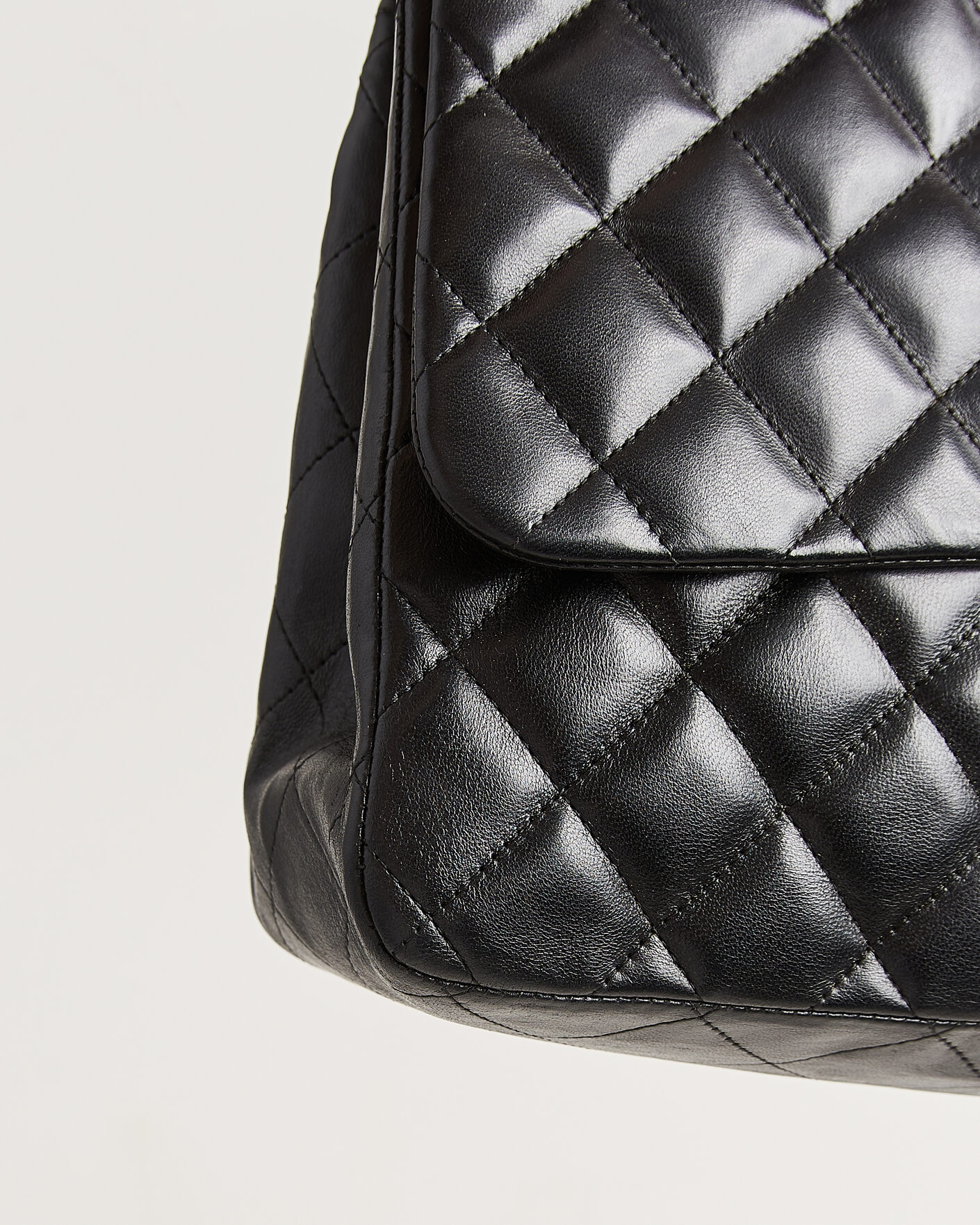 Men | Pre-Owned & Vintage Bags | Chanel Pre-Owned | Classic Jumbo Single Flap Bag Lambskin Black