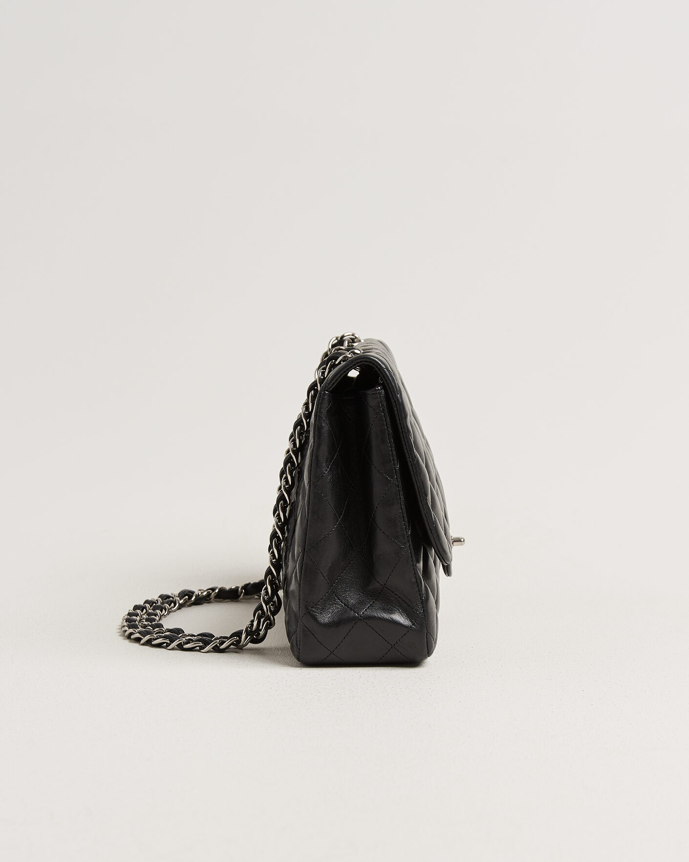 Men | Pre-Owned & Vintage Bags | Chanel Pre-Owned | Classic Jumbo Single Flap Bag Lambskin Black