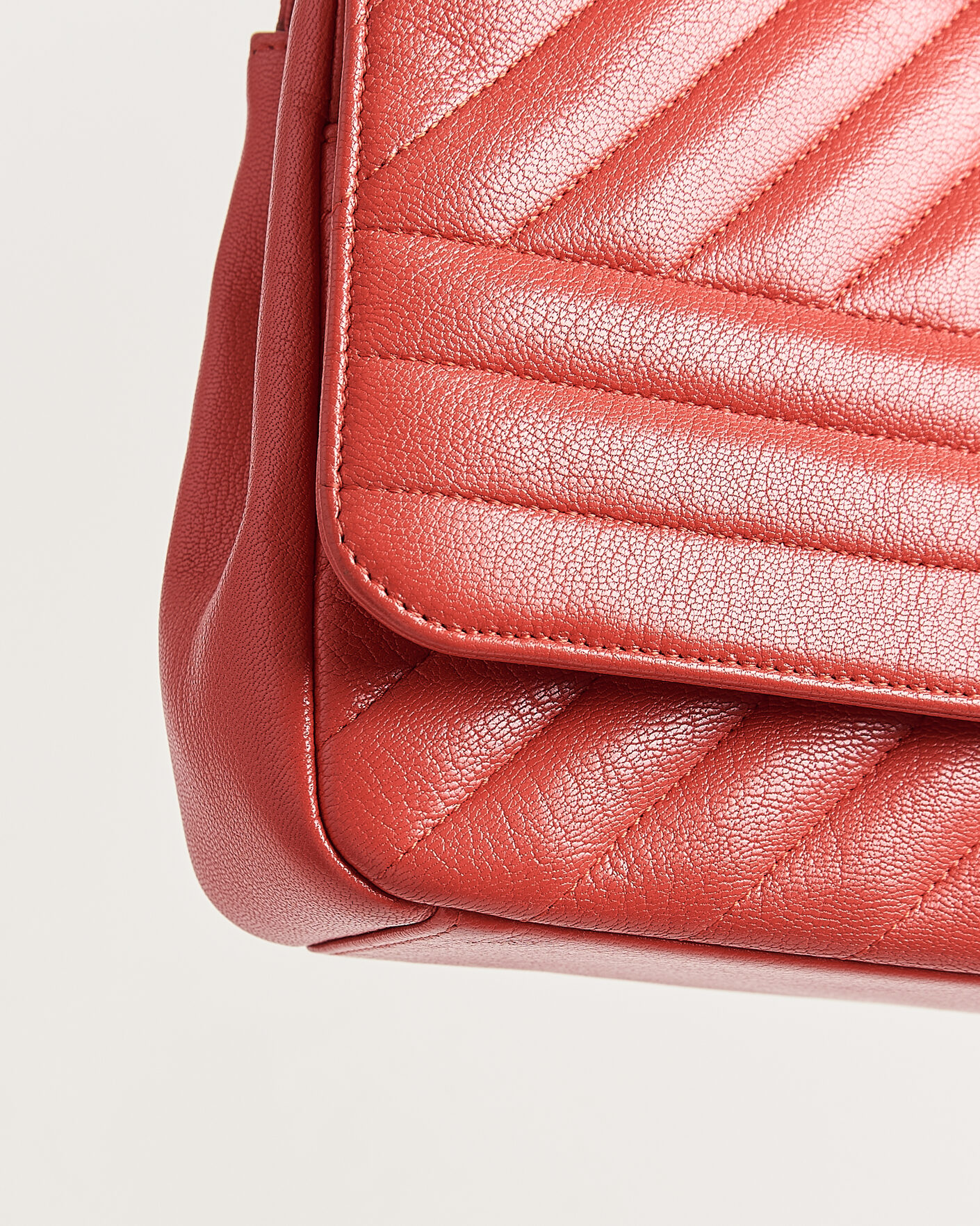 Men | Pre-Owned & Vintage Bags | Chanel Pre-Owned | Chevron Medium Flap Bag Coral