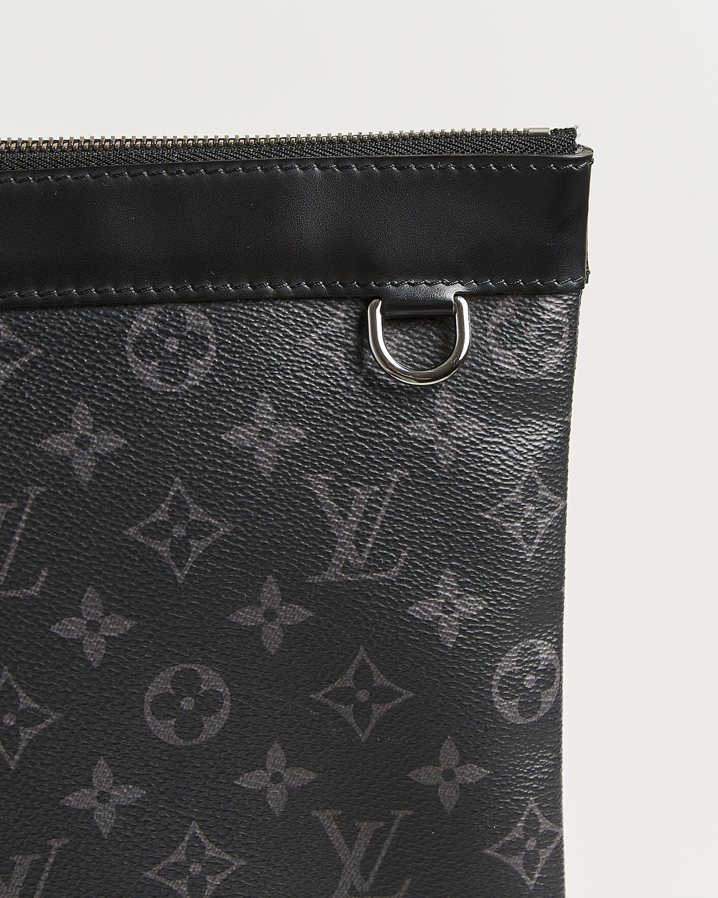 Men | Pre-Owned & Vintage Bags | Louis Vuitton Pre-Owned | Discovery Pochette Monogram Eclipse