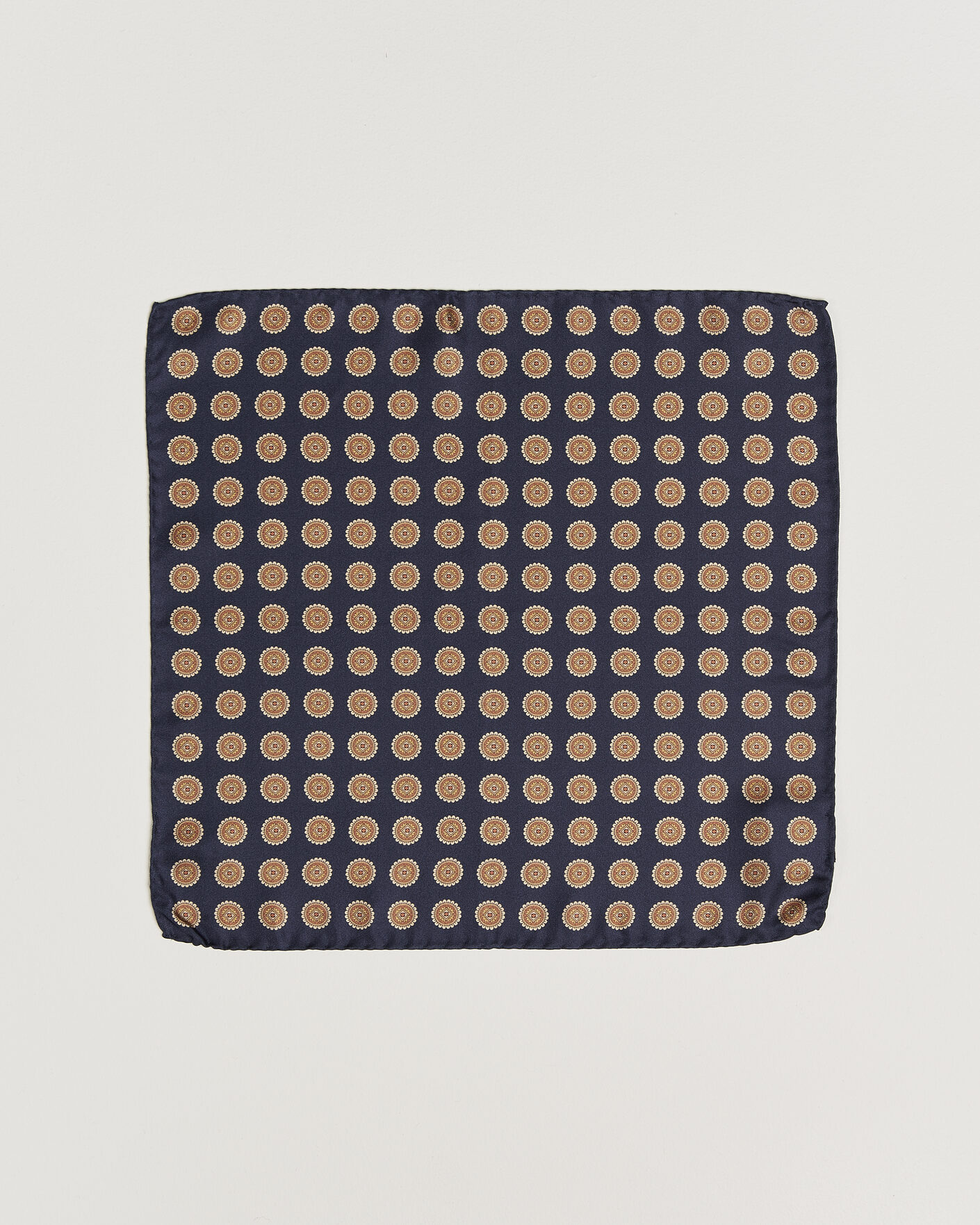 Men | Pocket Squares | Amanda Christensen | Silk Twill Medallion Pocket Square Navy
