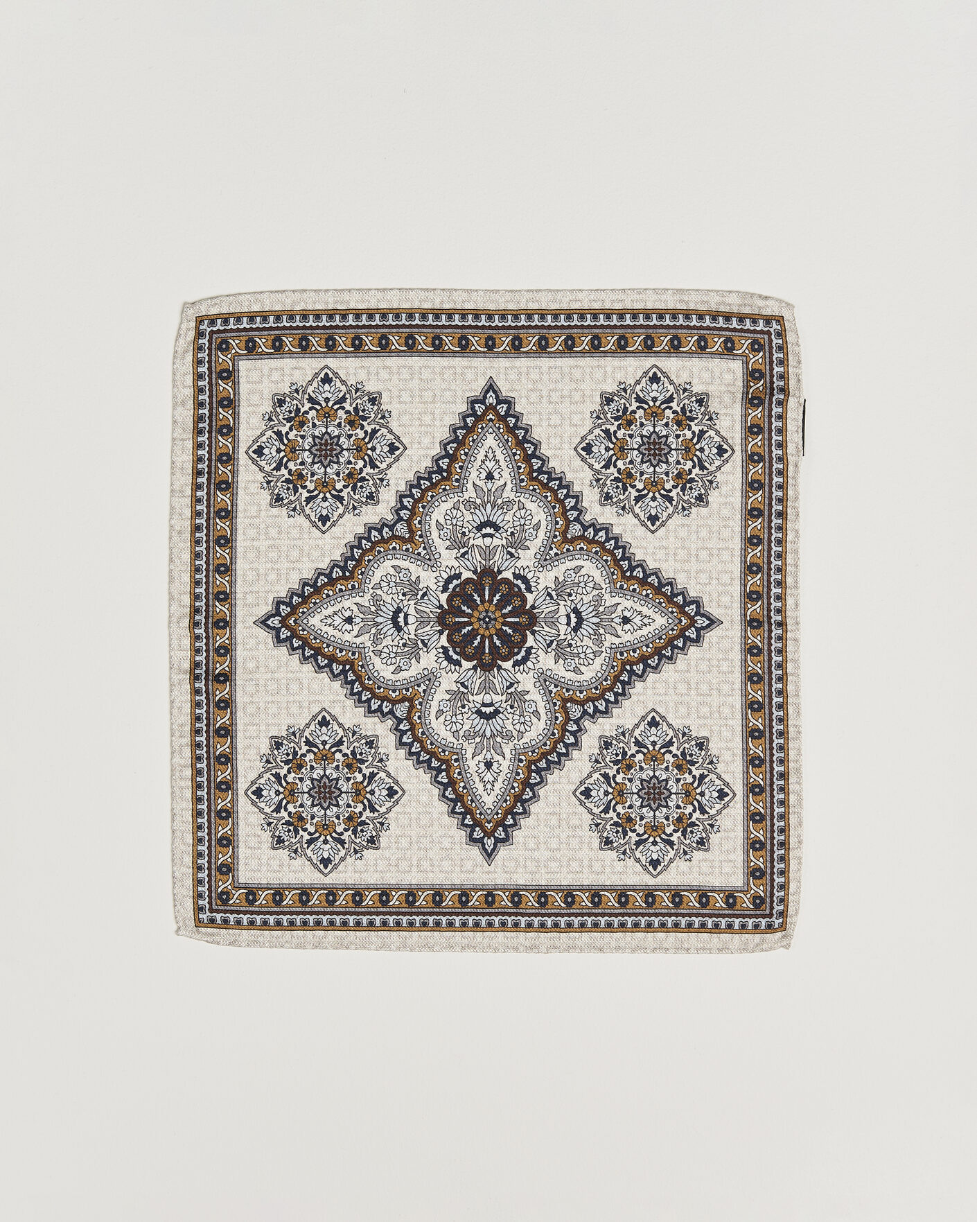 Men | Pocket Squares | Amanda Christensen | Silk Schappe Doublefaced Pocket Square Beige