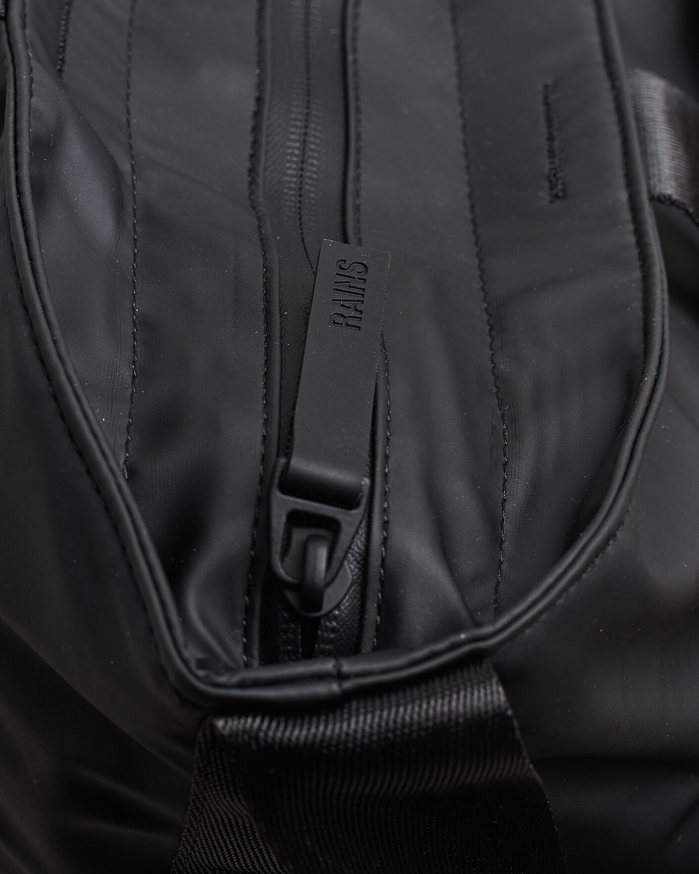 Men | Bags | RAINS | Dash Messenger Tote Bag Black