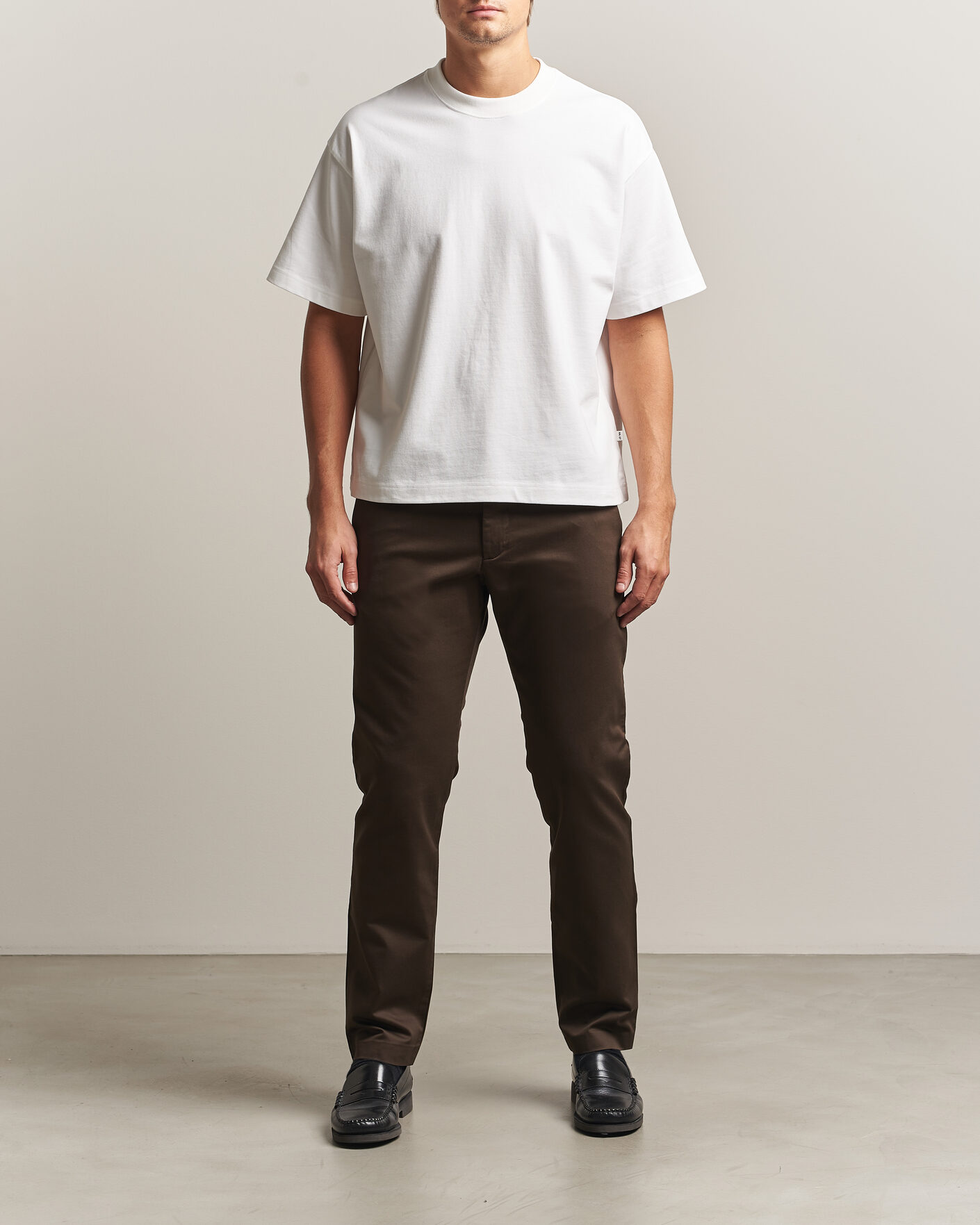 Men | Trousers | NN07 | Theo Regular Fit Chinos Earthwood