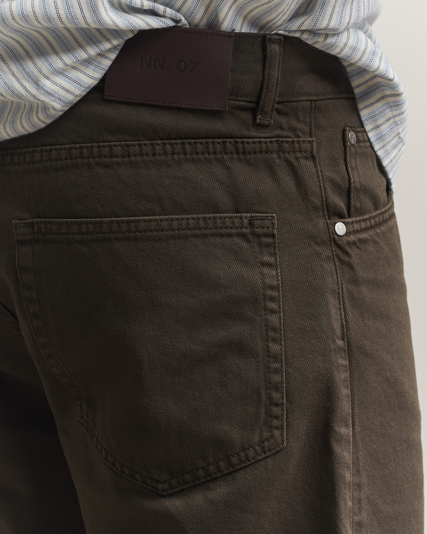 Men | Trousers | NN07 | Otis Relaxed Fit Jeans Earthwood
