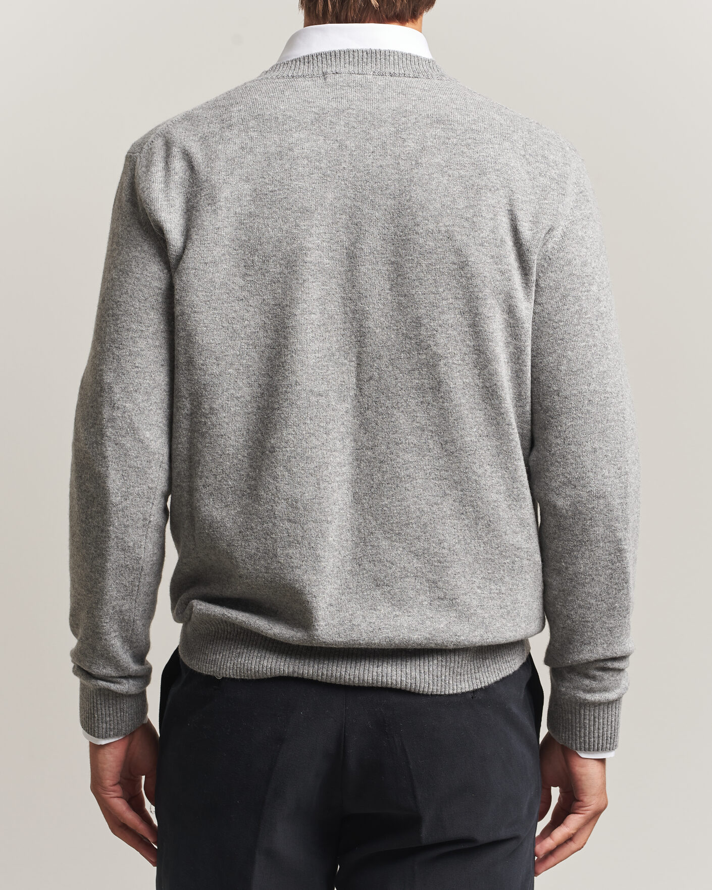 Men | Sweaters & Knitwear | Oscar Jacobson | Gregor Wool/Cashmere V-Neck Grey Melange