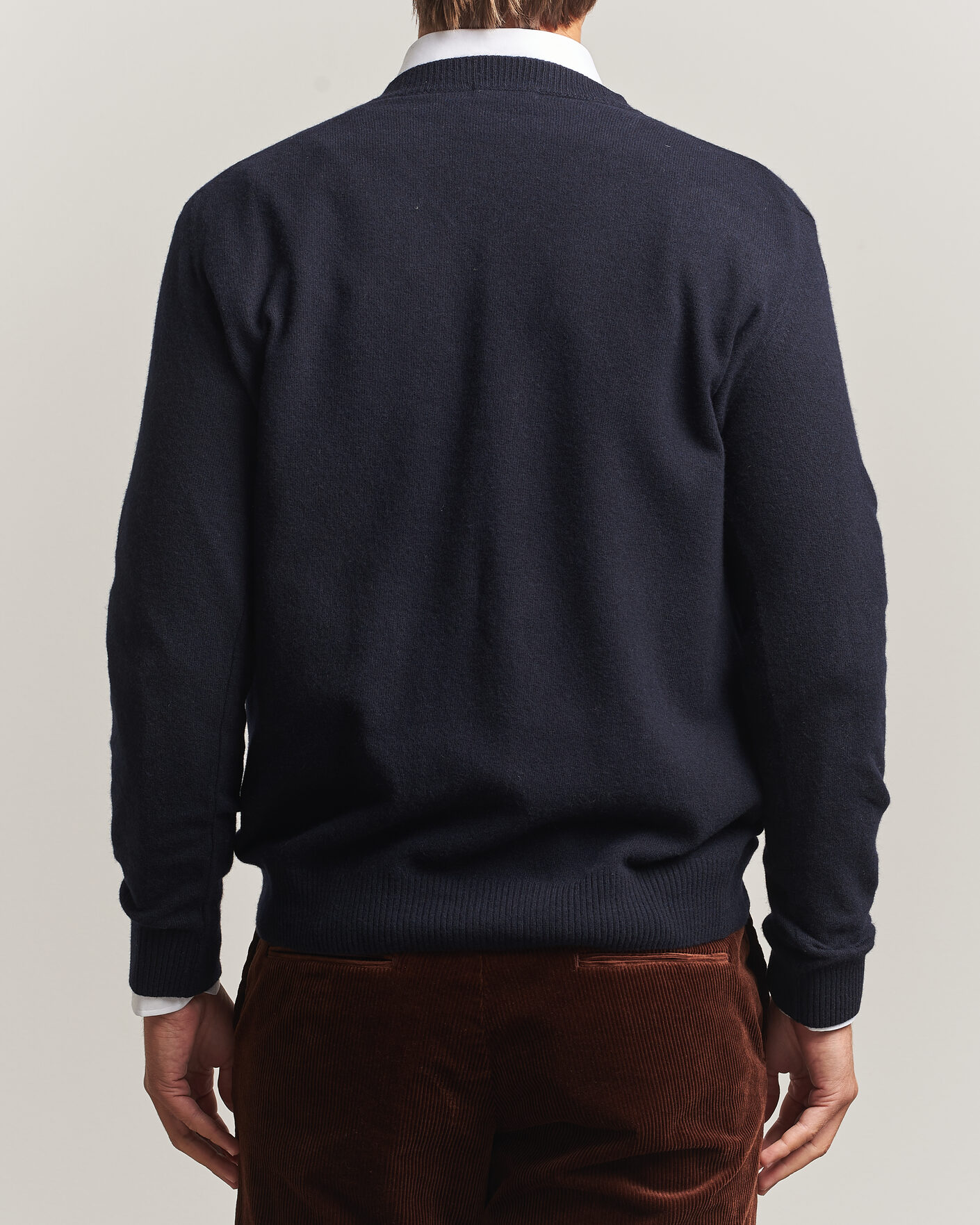 Men | Sweaters & Knitwear | Oscar Jacobson | Gregor Wool/Cashmere V-Neck Navy