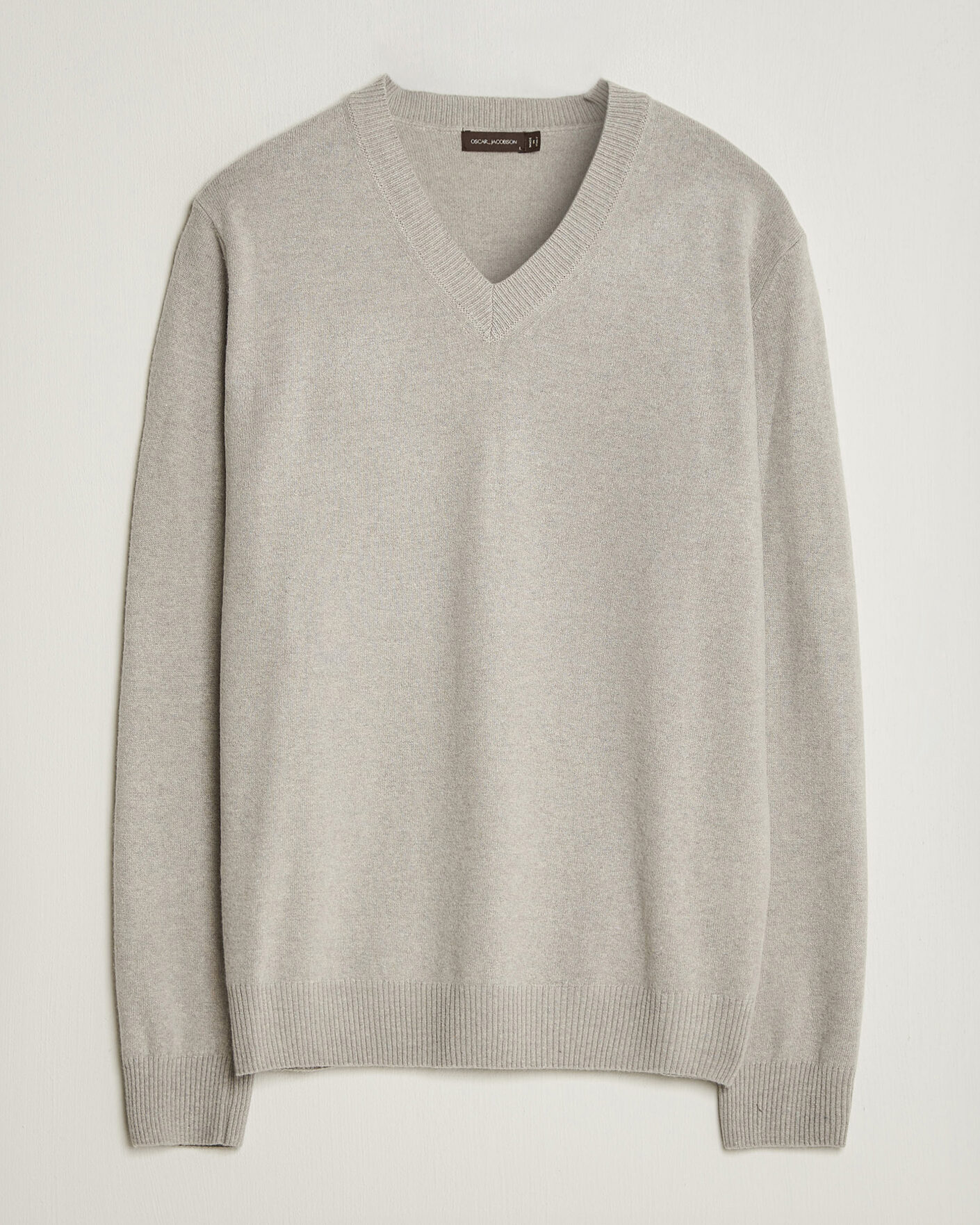 Men | Sweaters & Knitwear | Oscar Jacobson | Gregor Wool/Cashmere V-Neck Light Beige