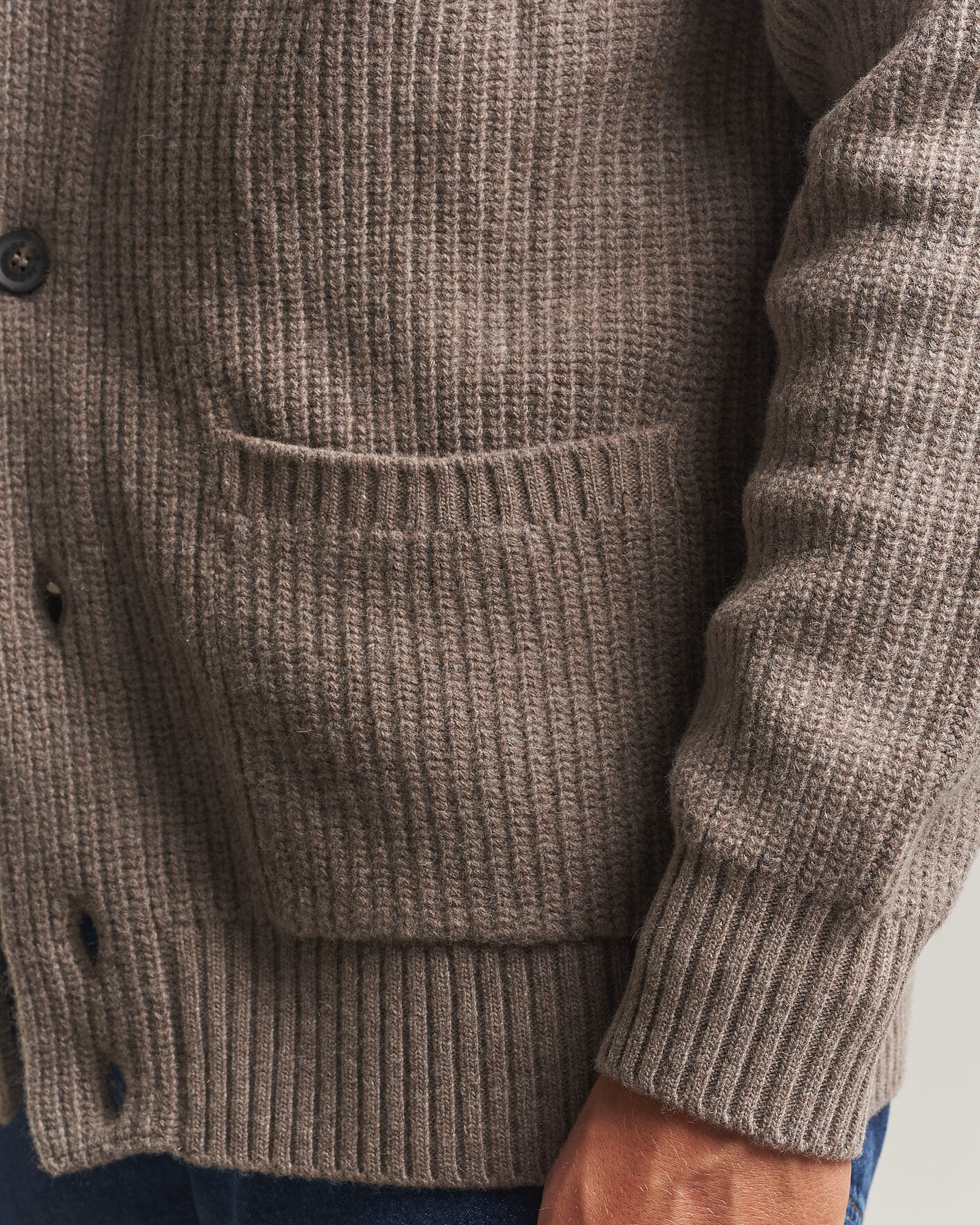 Men | Sweaters & Knitwear | Oscar Jacobson | Roland Wool Cardigan Beige
