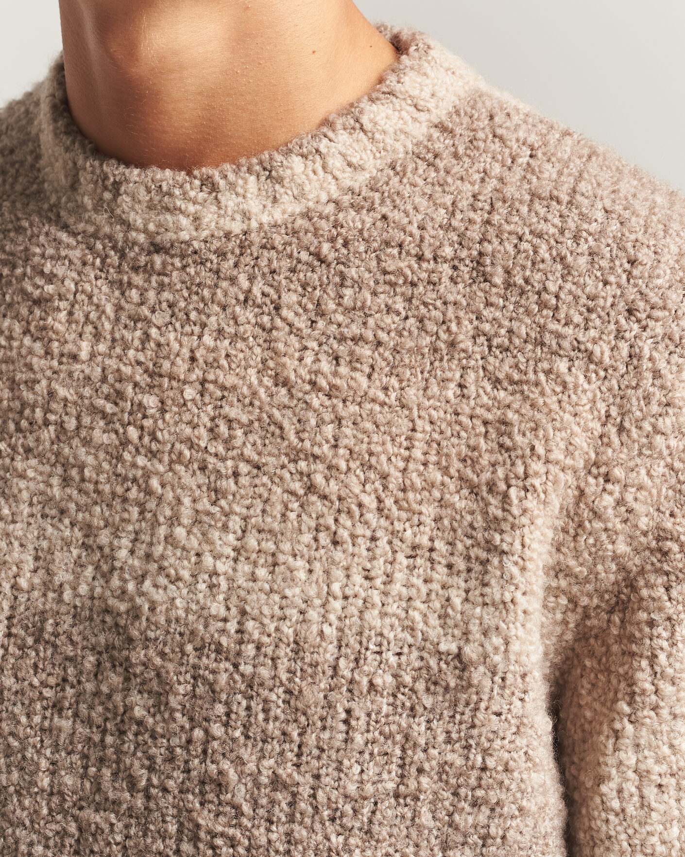 Men | Sweaters & Knitwear | Oscar Jacobson | Ronnie Heavy Knitted Wool Crewneck Beige