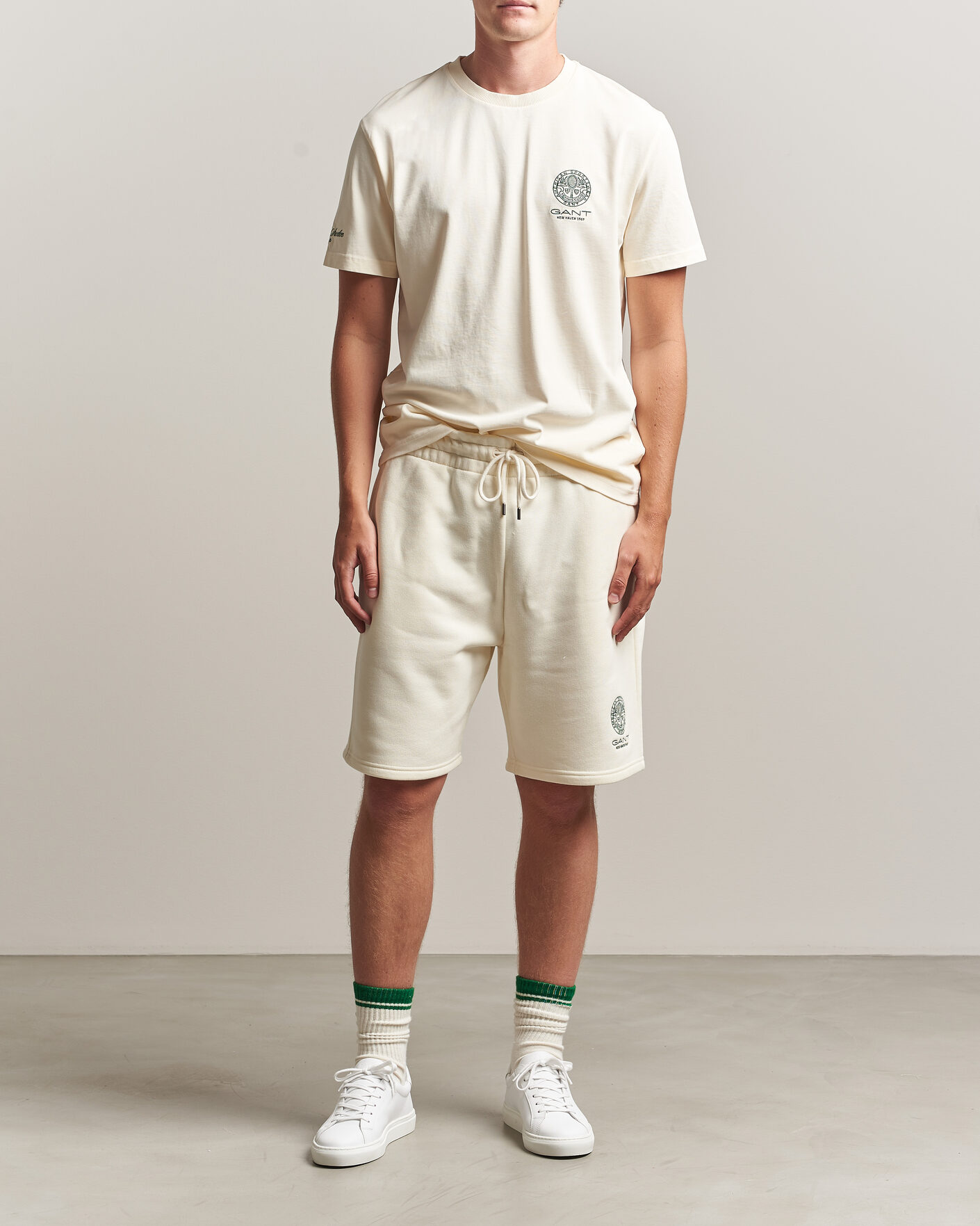 Men | T-Shirts | Gant | Tournament Crew Neck T-Shirt Cream