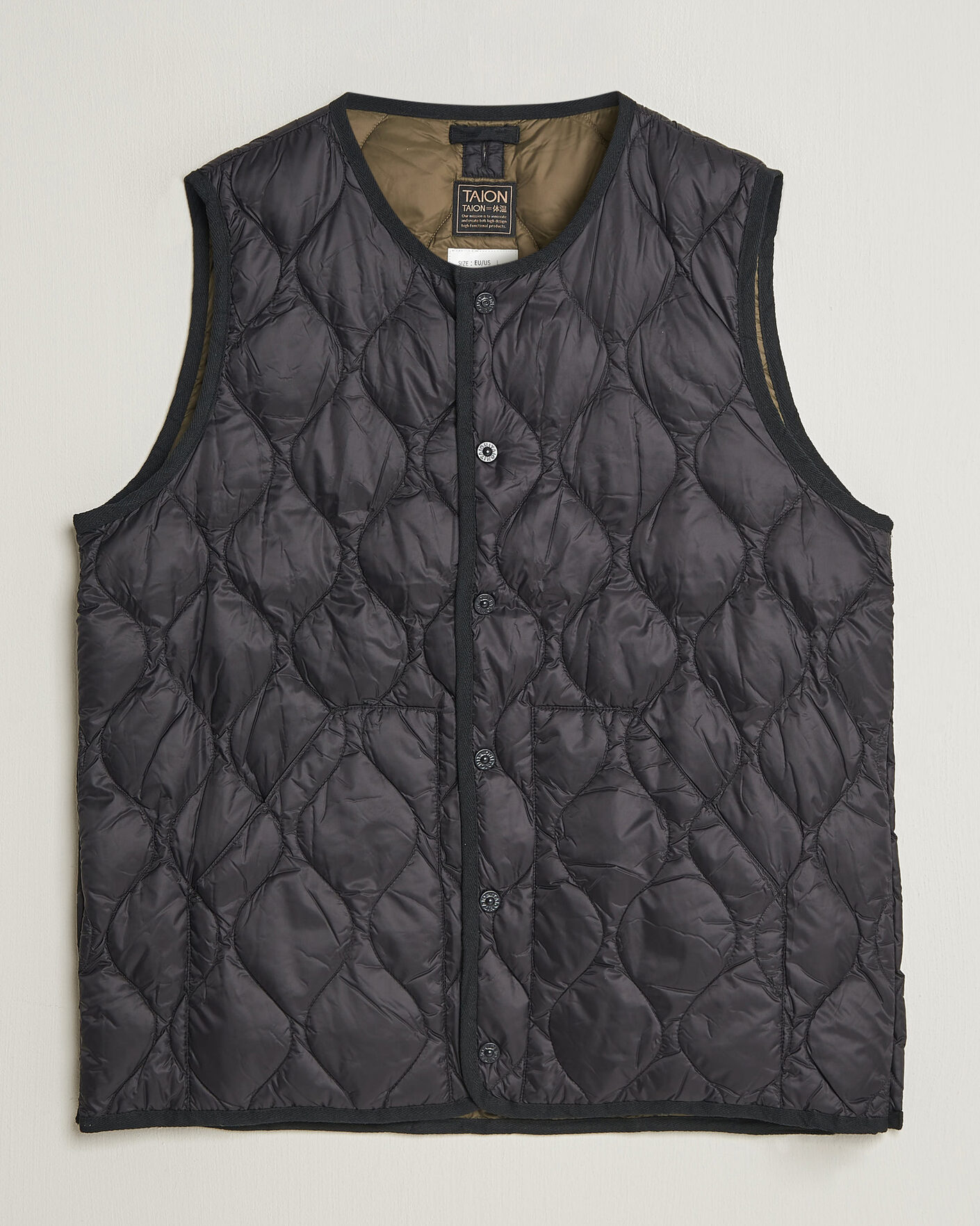 Men | Gilets | TAION | Military Crew Neck Down Vest Black