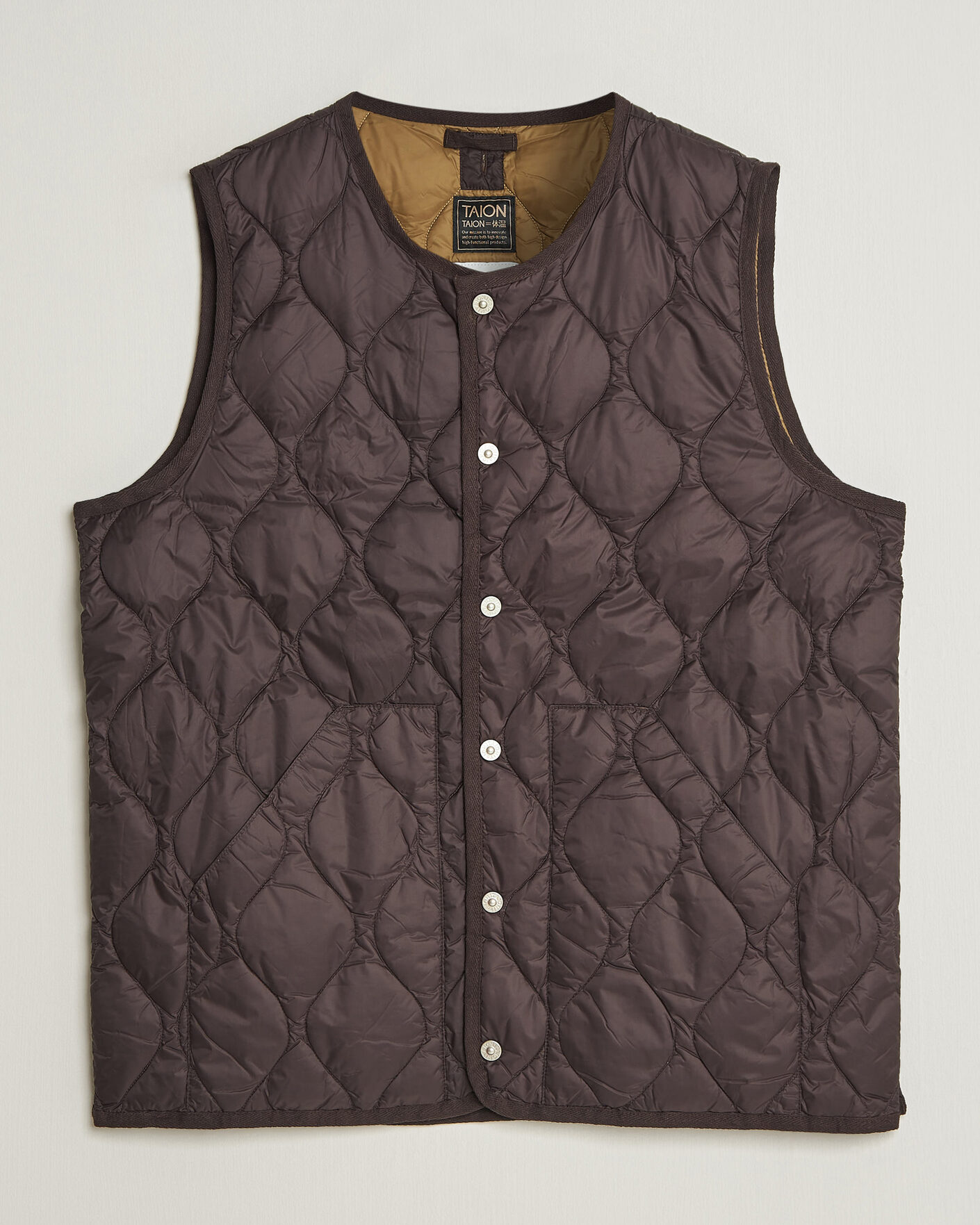 Men | Gilets | TAION | Military Crew Neck Down Vest Dark Choco