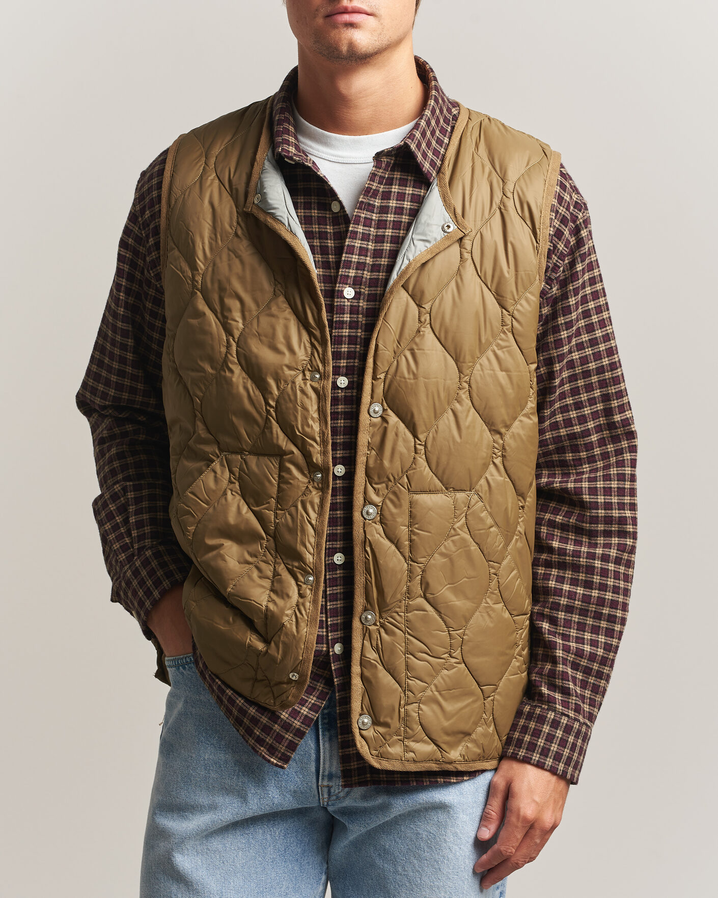 Men | Gilets | TAION | Military Crew Neck Down Vest Dark Khaki Olive