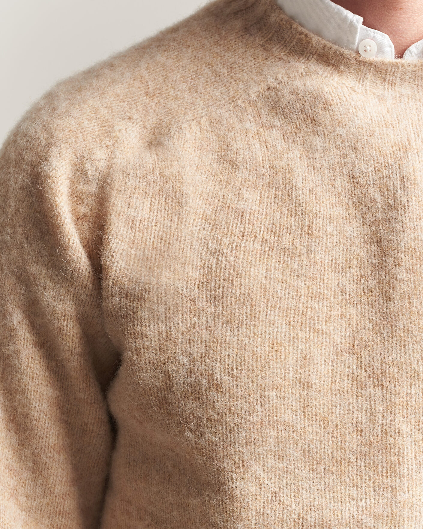 Men | Sweaters & Knitwear | Harley Of Scotland | Brushed Supersoft Lambswool Crewneck Calico